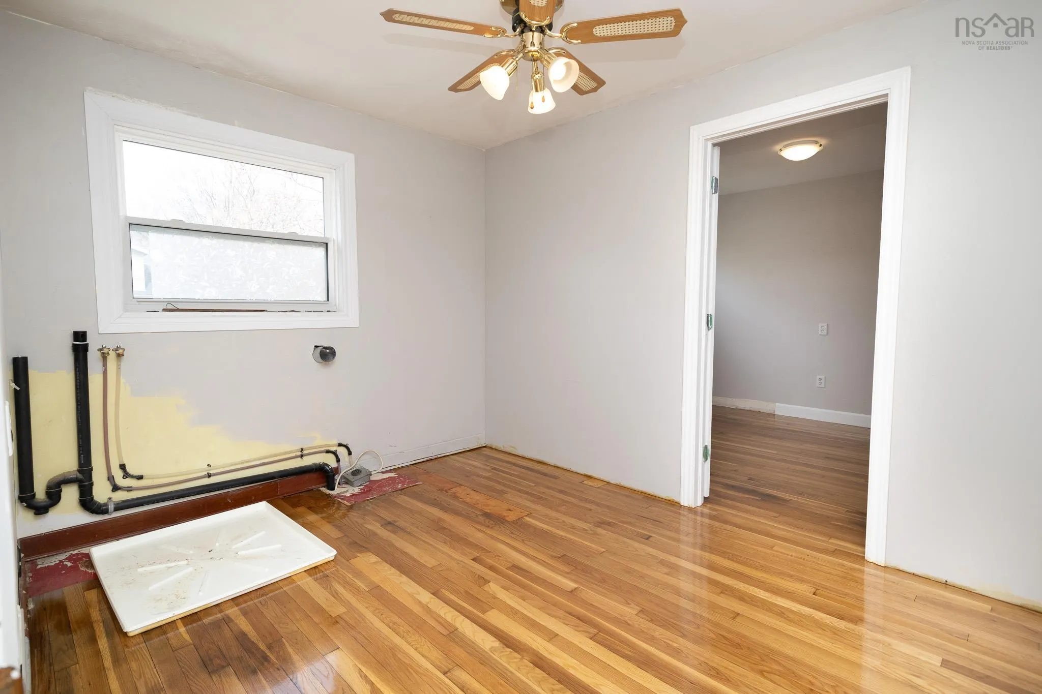 79 Whitney Avenue, Sydney Ns B1p 4z8, 7 Bedrooms Bedrooms, ,3 BathroomsBathrooms,Residential,For Sale,Whitney Avenue,202510526