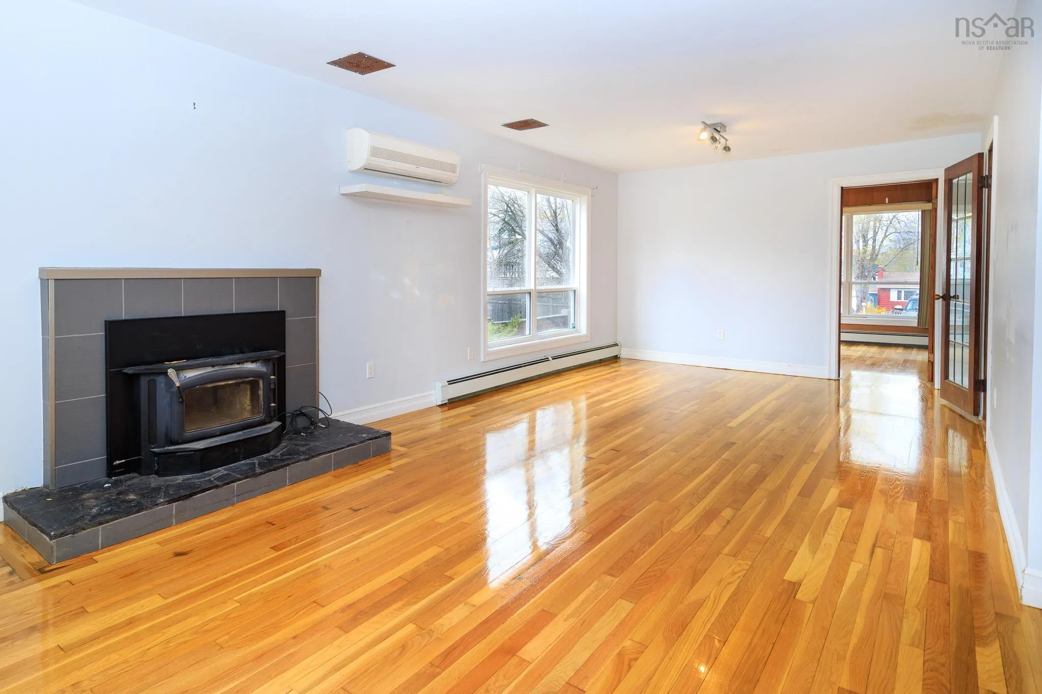 79 Whitney Avenue, Sydney Ns B1p 4z8, 7 Bedrooms Bedrooms, ,3 BathroomsBathrooms,Residential,For Sale,Whitney Avenue,202510526
