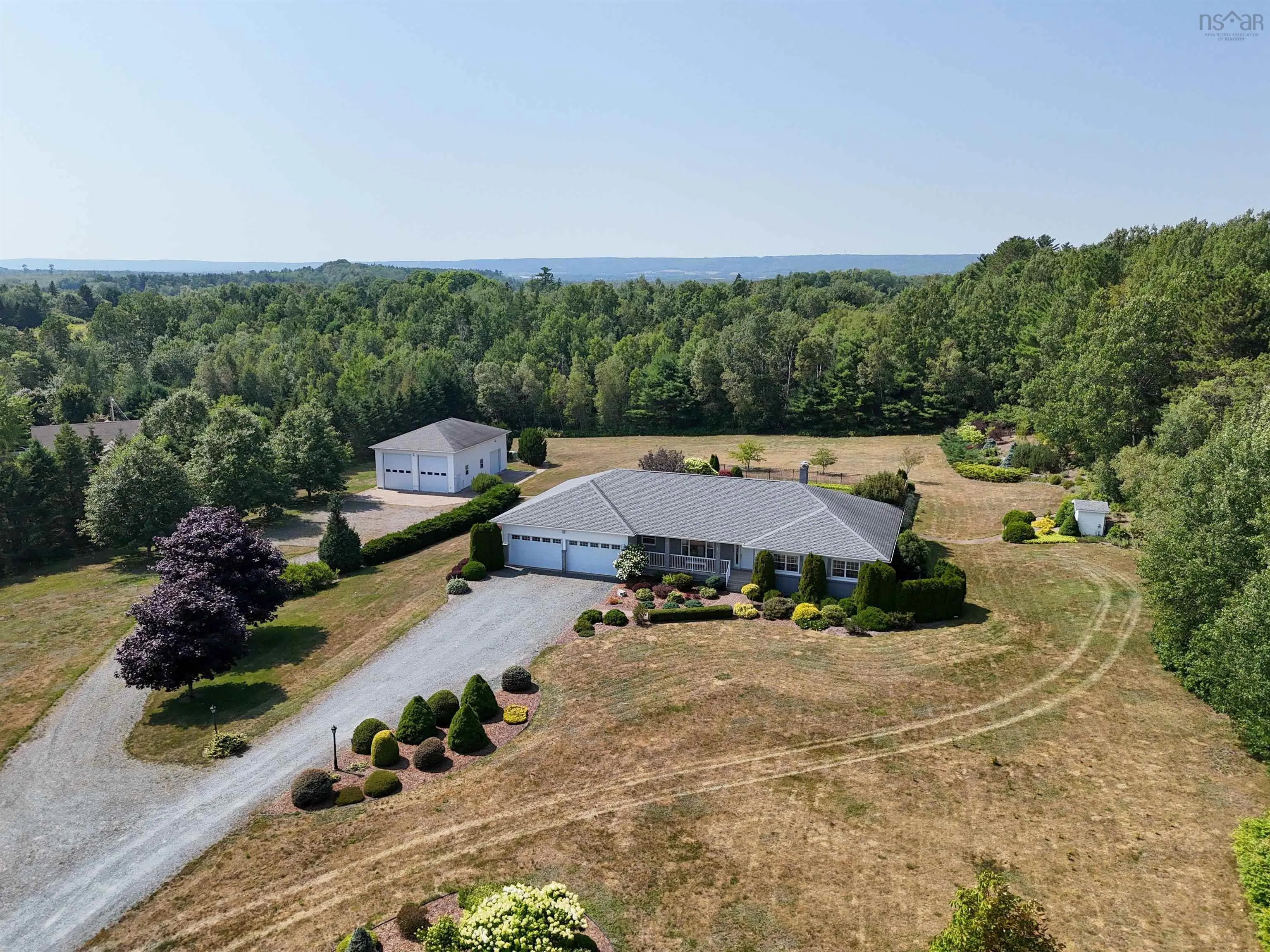 25 Chase Road, Berwick West, NS B0P 1E0, 3 Bedrooms Bedrooms, ,4 BathroomsBathrooms,Residential,For Sale,Chase,202519338