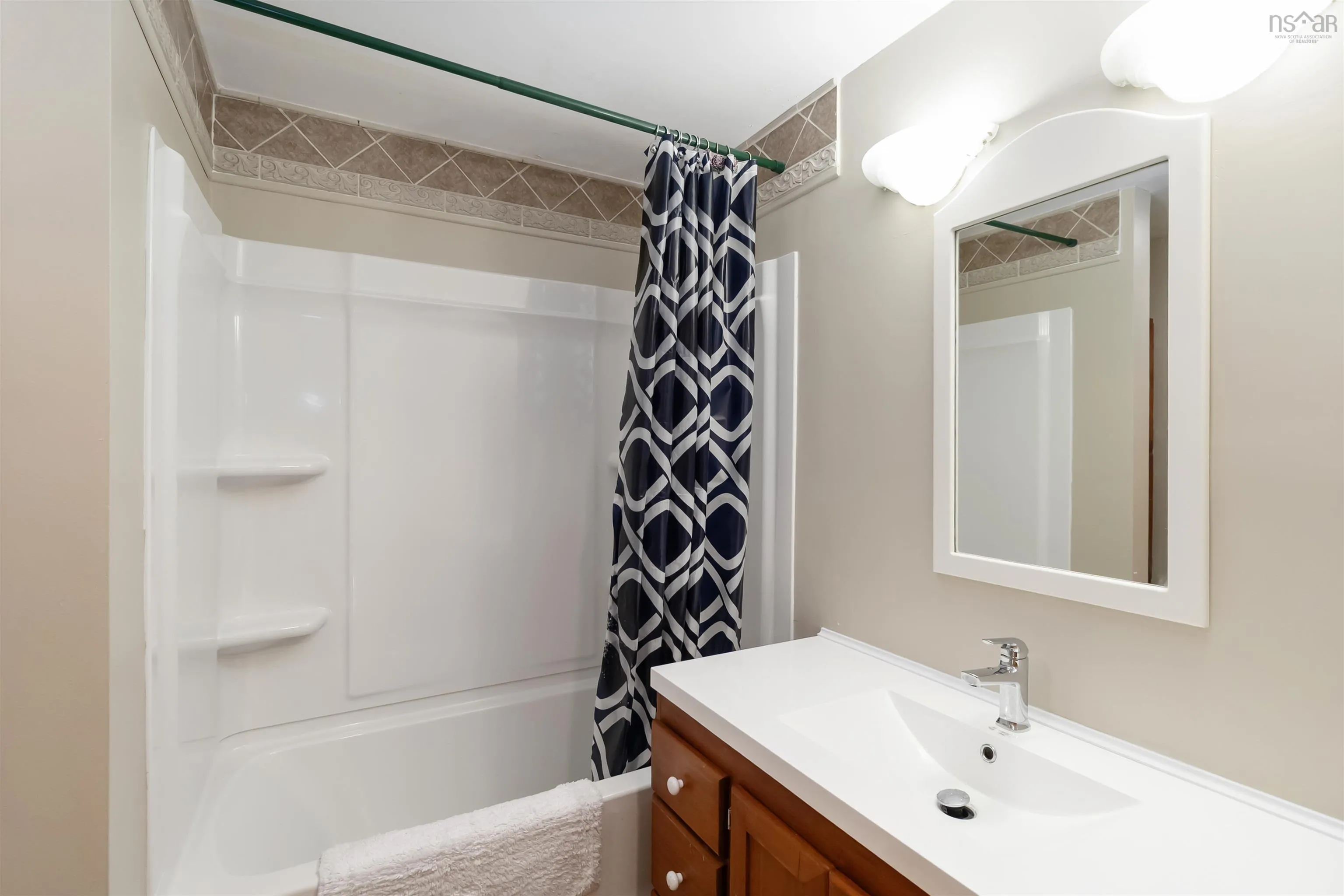 123b Adelaide Avenue, Halifax, NS B3N 2P1, 2 Bedrooms Bedrooms, ,2 BathroomsBathrooms,Residential,For Sale,Adelaide,202524229