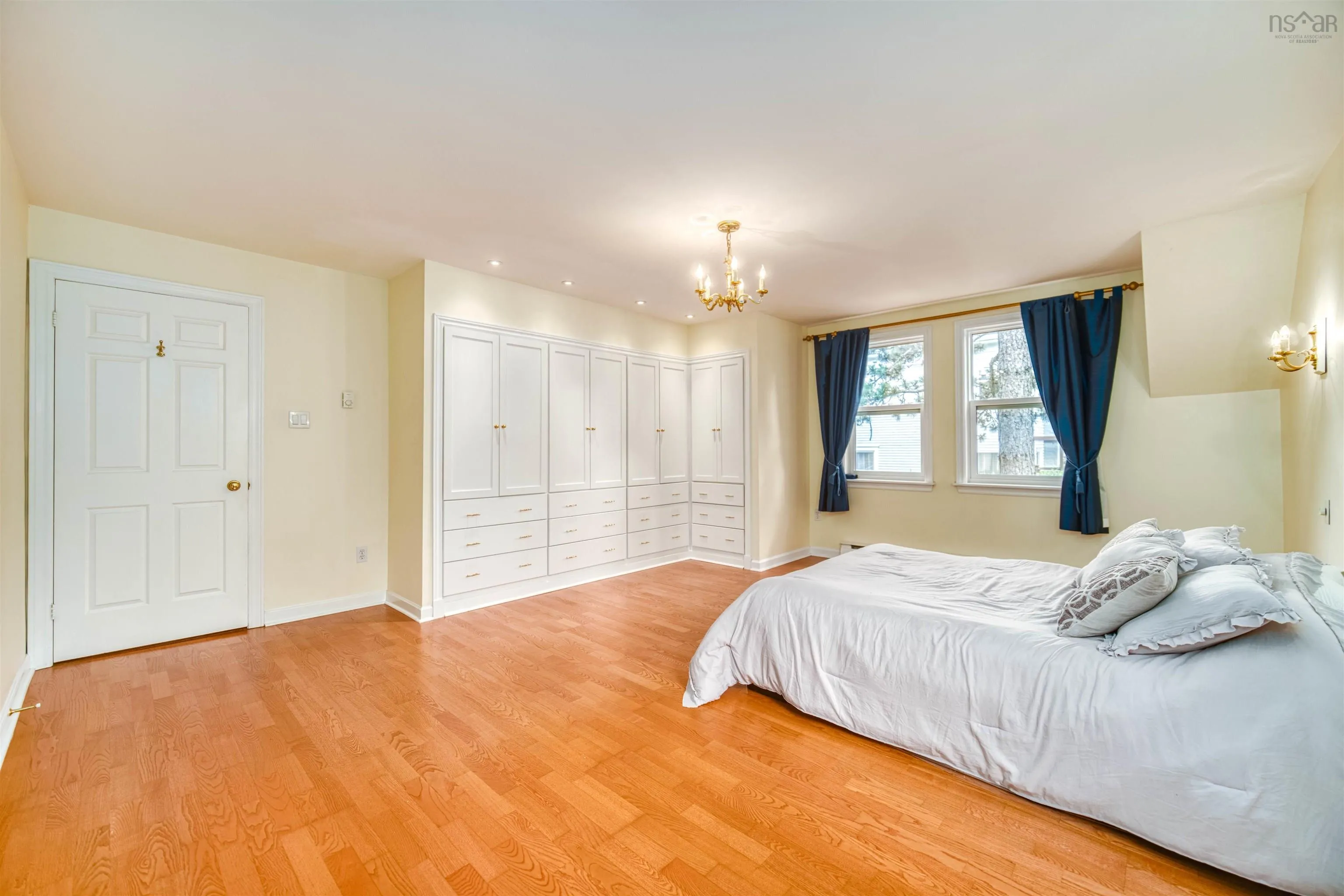 951 Lindola Place, Halifax Ns B3h 4m1, 3 Bedrooms Bedrooms, ,3 BathroomsBathrooms,Residential,For Sale,Lindola,202504657