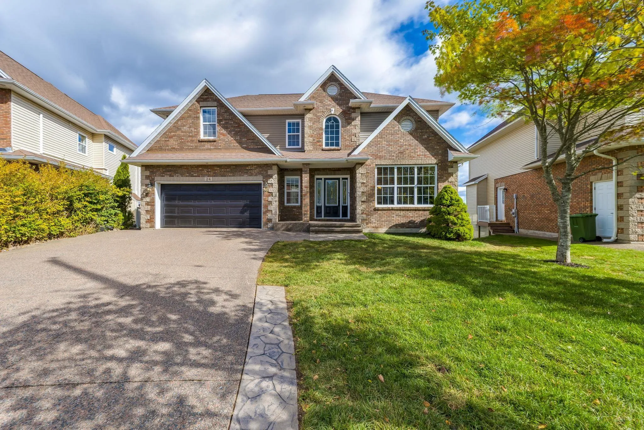 24 Vanier Way, Bedford, NS B4A 0A4, 5 Bedrooms Bedrooms, ,4 BathroomsBathrooms,Residential,For Sale,Vanier,202524824