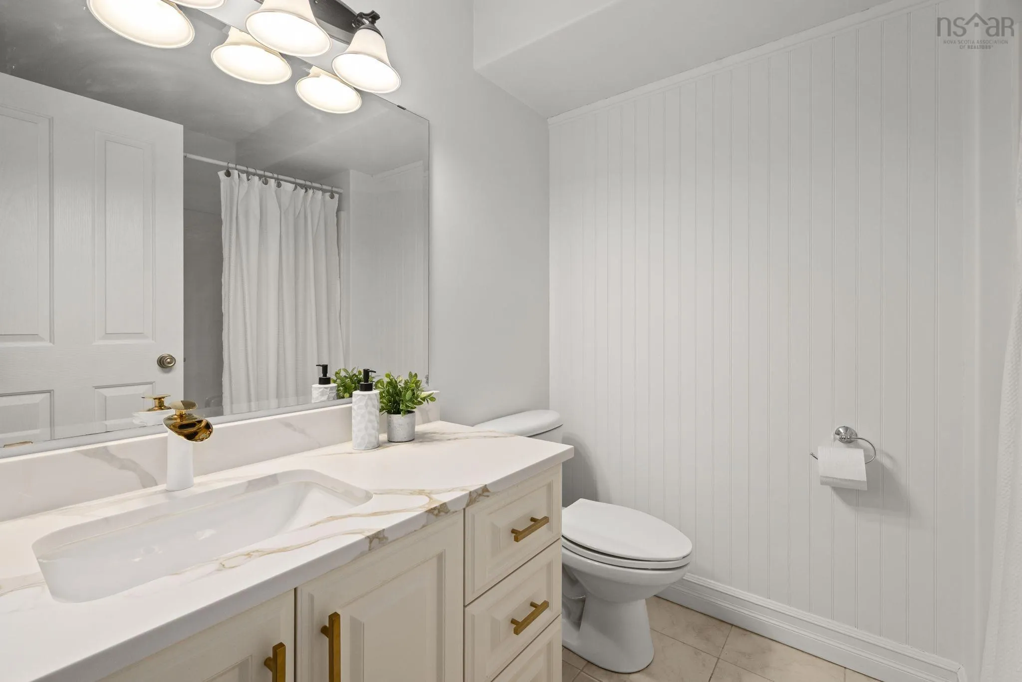 24 Vanier Way, Bedford, NS B4A 0A4, 5 Bedrooms Bedrooms, ,4 BathroomsBathrooms,Residential,For Sale,Vanier,202524824