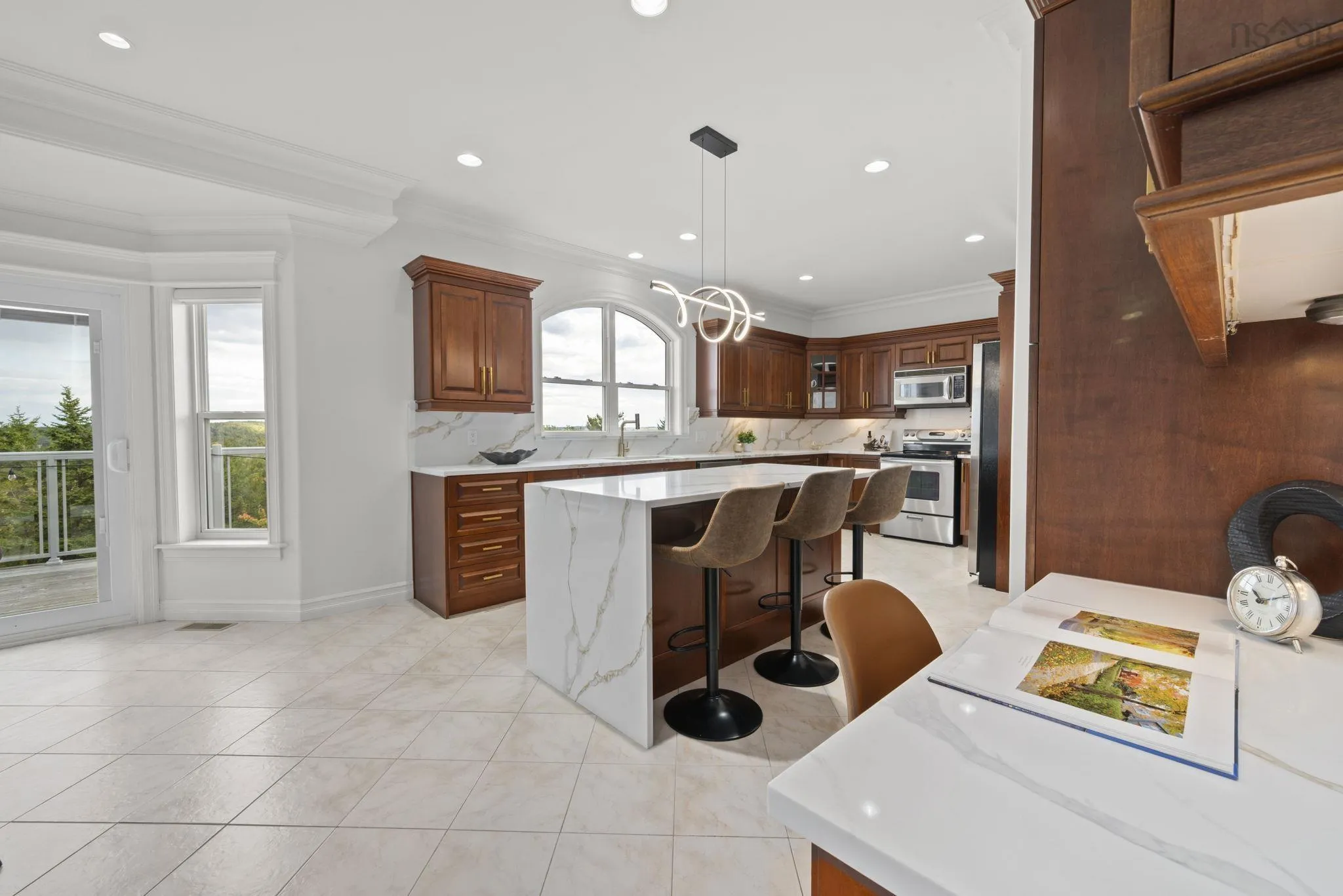 24 Vanier Way, Bedford, NS B4A 0A4, 5 Bedrooms Bedrooms, ,4 BathroomsBathrooms,Residential,For Sale,Vanier,202524824