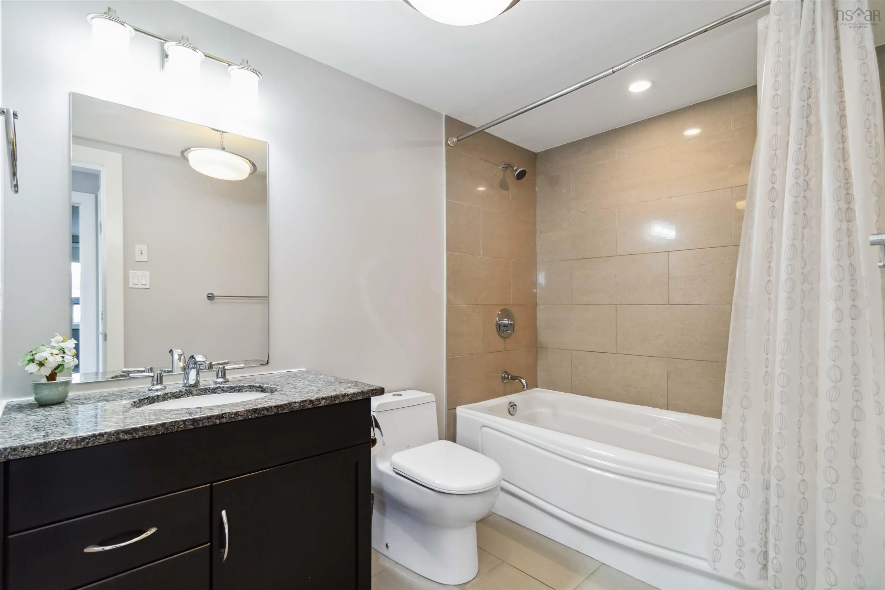 31 - Unit 704 Kings Wharf Place, Dartmouth, NS B2Y 0C1, 1 Bedroom Bedrooms, ,1 BathroomBathrooms,Residential,For Sale,Kings Wharf,202511401