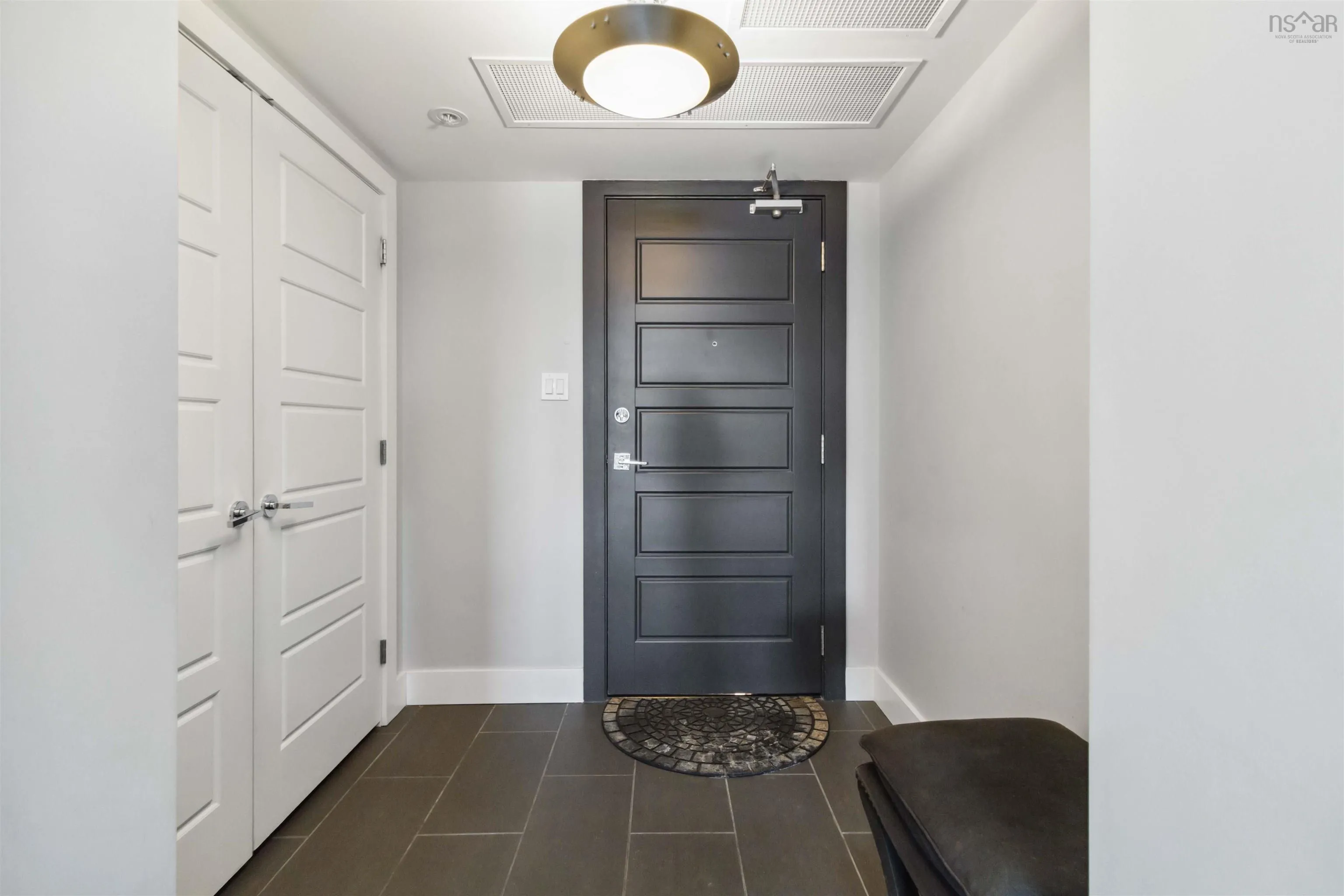 31 - Unit 704 Kings Wharf Place, Dartmouth, NS B2Y 0C1, 1 Bedroom Bedrooms, ,1 BathroomBathrooms,Residential,For Sale,Kings Wharf,202511401