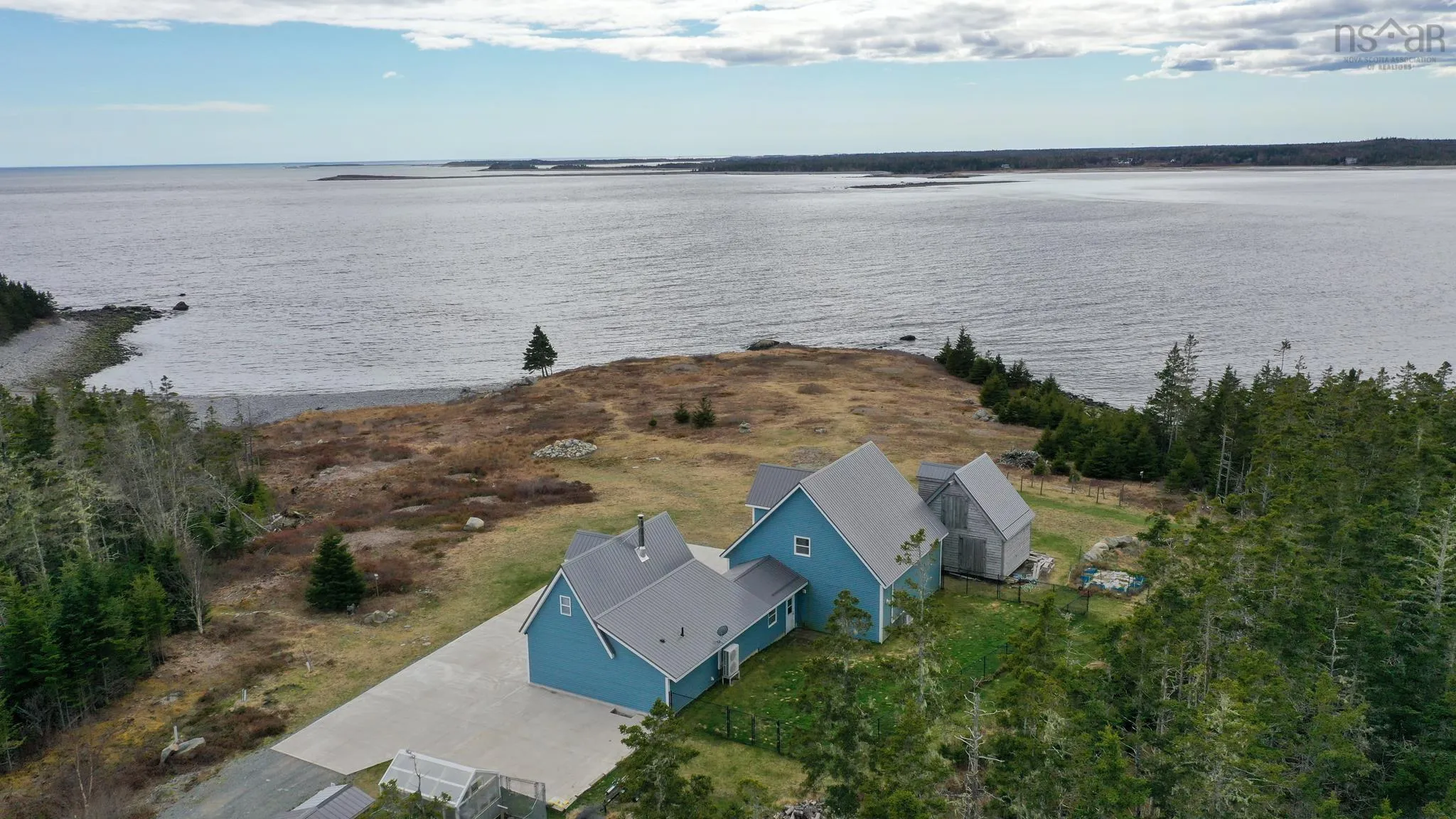 385 Hook Point Road, East Sable River Ns B0t 1v0, 2 Bedrooms Bedrooms, ,3 BathroomsBathrooms,Residential,For Sale,Hook Point,202509627