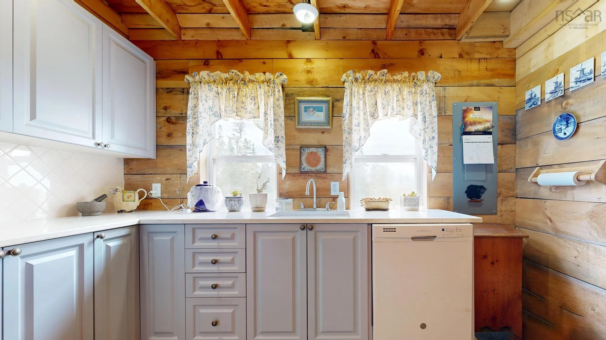 385 Hook Point Road, East Sable River Ns B0t 1v0, 2 Bedrooms Bedrooms, ,3 BathroomsBathrooms,Residential,For Sale,Hook Point,202509627