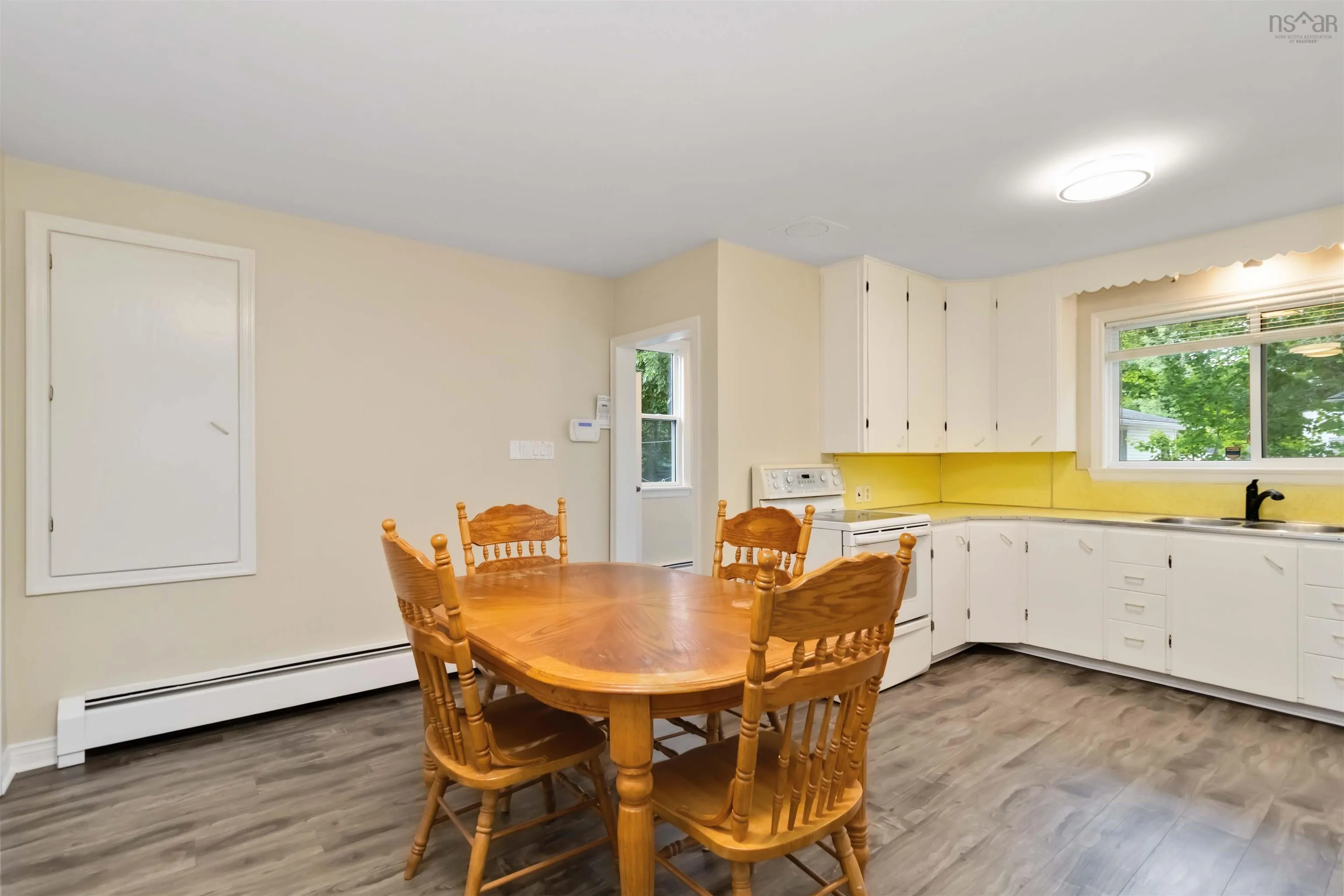 409 Rocky Lake Drive, Bedford, NS B4A 2T4, 3 Bedrooms Bedrooms, ,1 BathroomBathrooms,Residential,For Sale,Rocky Lake,202520739