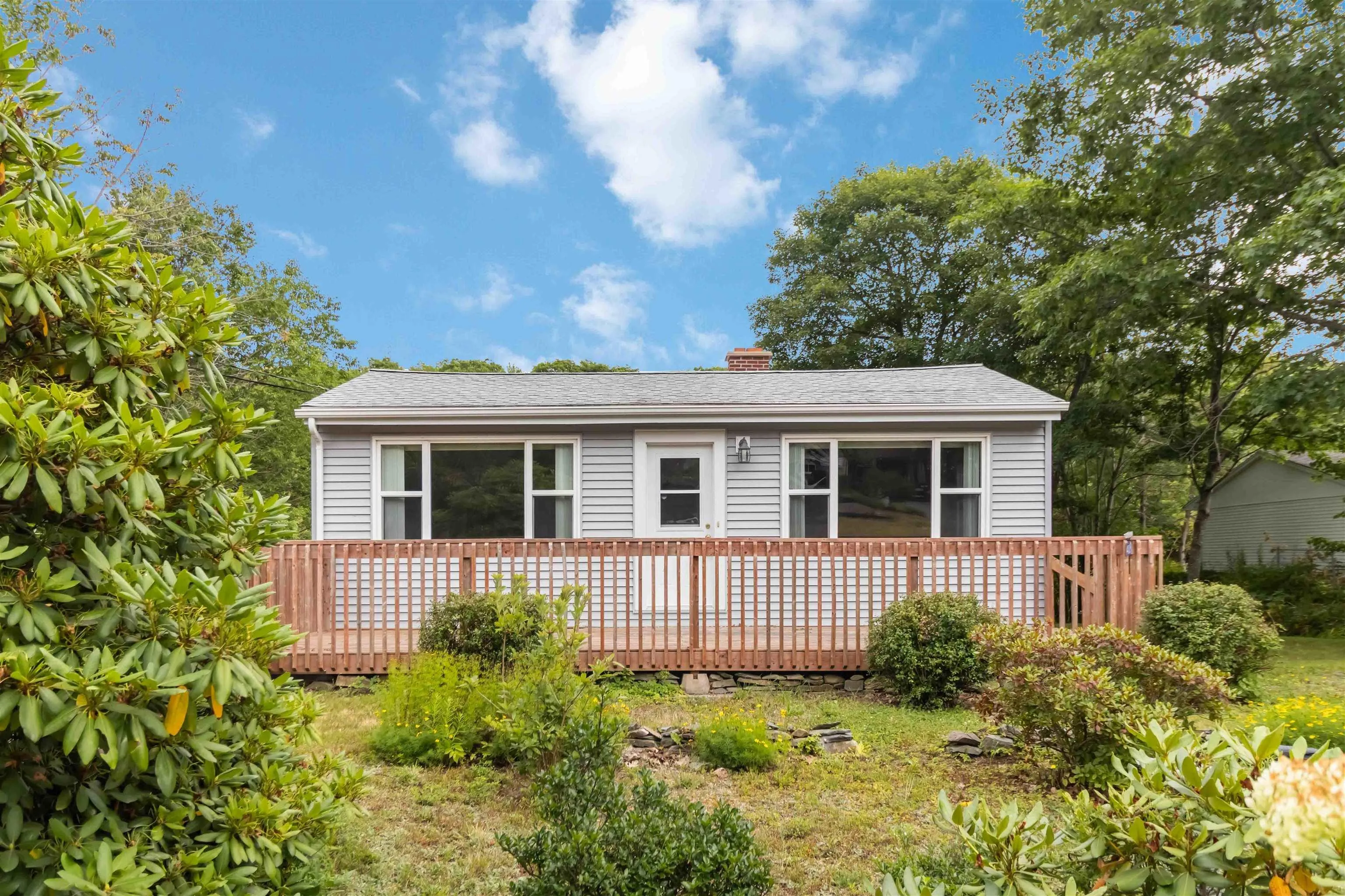 409 Rocky Lake Drive, Bedford, NS B4A 2T4, 3 Bedrooms Bedrooms, ,1 BathroomBathrooms,Residential,For Sale,Rocky Lake,202520739