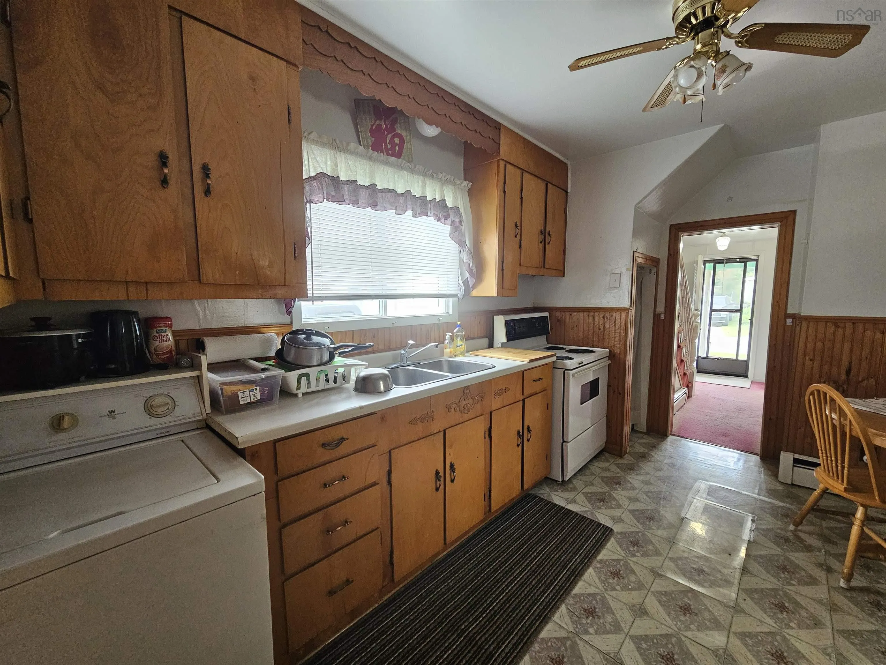 3 Thompson Avenue, North Sydney, NS B2A 1X7, 3 Bedrooms Bedrooms, ,1 BathroomBathrooms,Residential,For Sale,Thompson,202517466