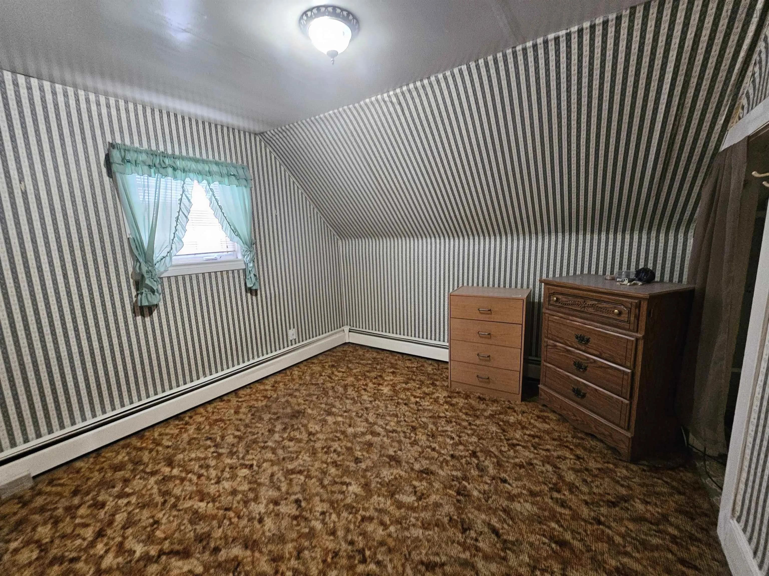 3 Thompson Avenue, North Sydney, NS B2A 1X7, 3 Bedrooms Bedrooms, ,1 BathroomBathrooms,Residential,For Sale,Thompson,202517466
