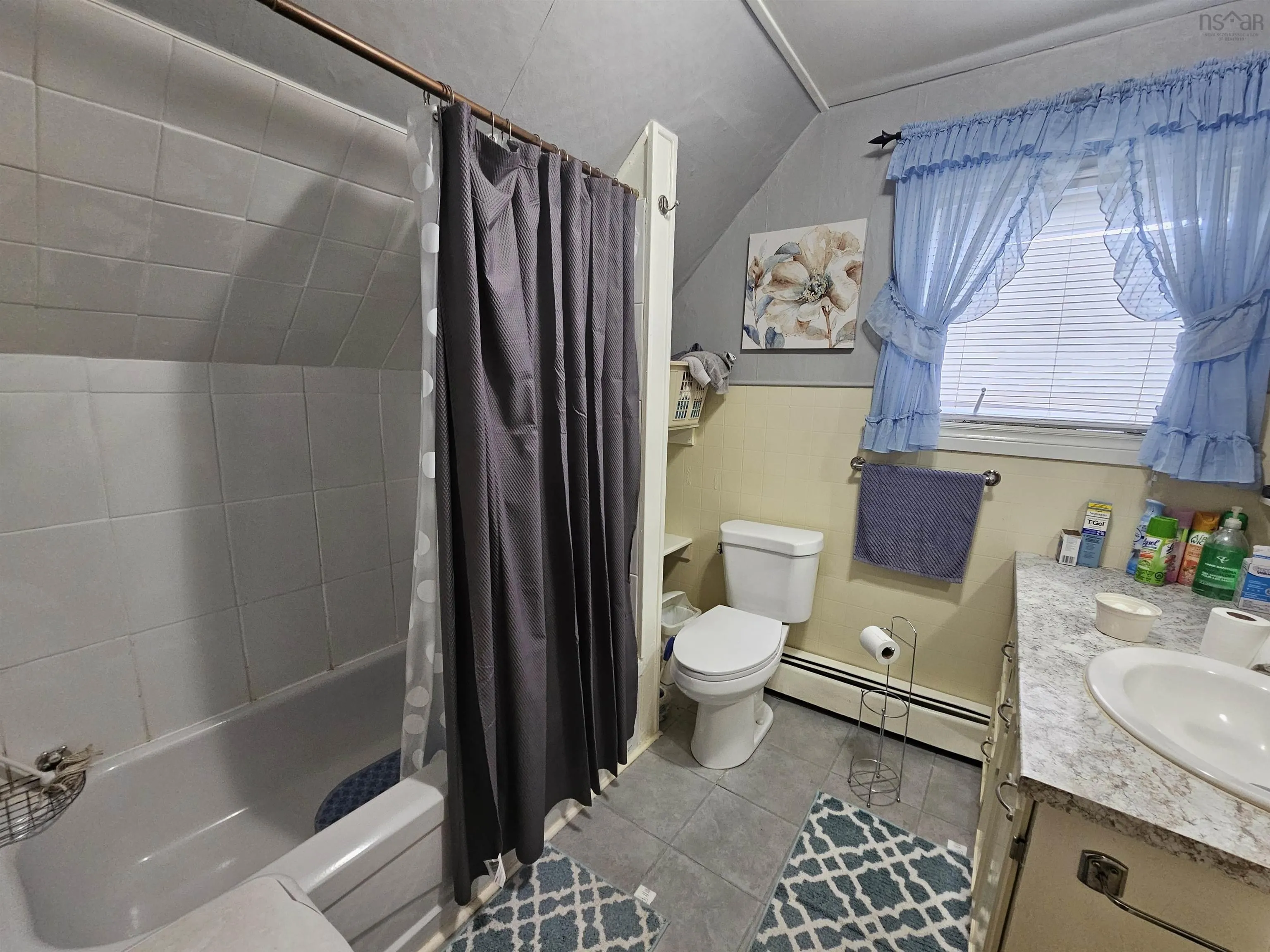 3 Thompson Avenue, North Sydney, NS B2A 1X7, 3 Bedrooms Bedrooms, ,1 BathroomBathrooms,Residential,For Sale,Thompson,202517466