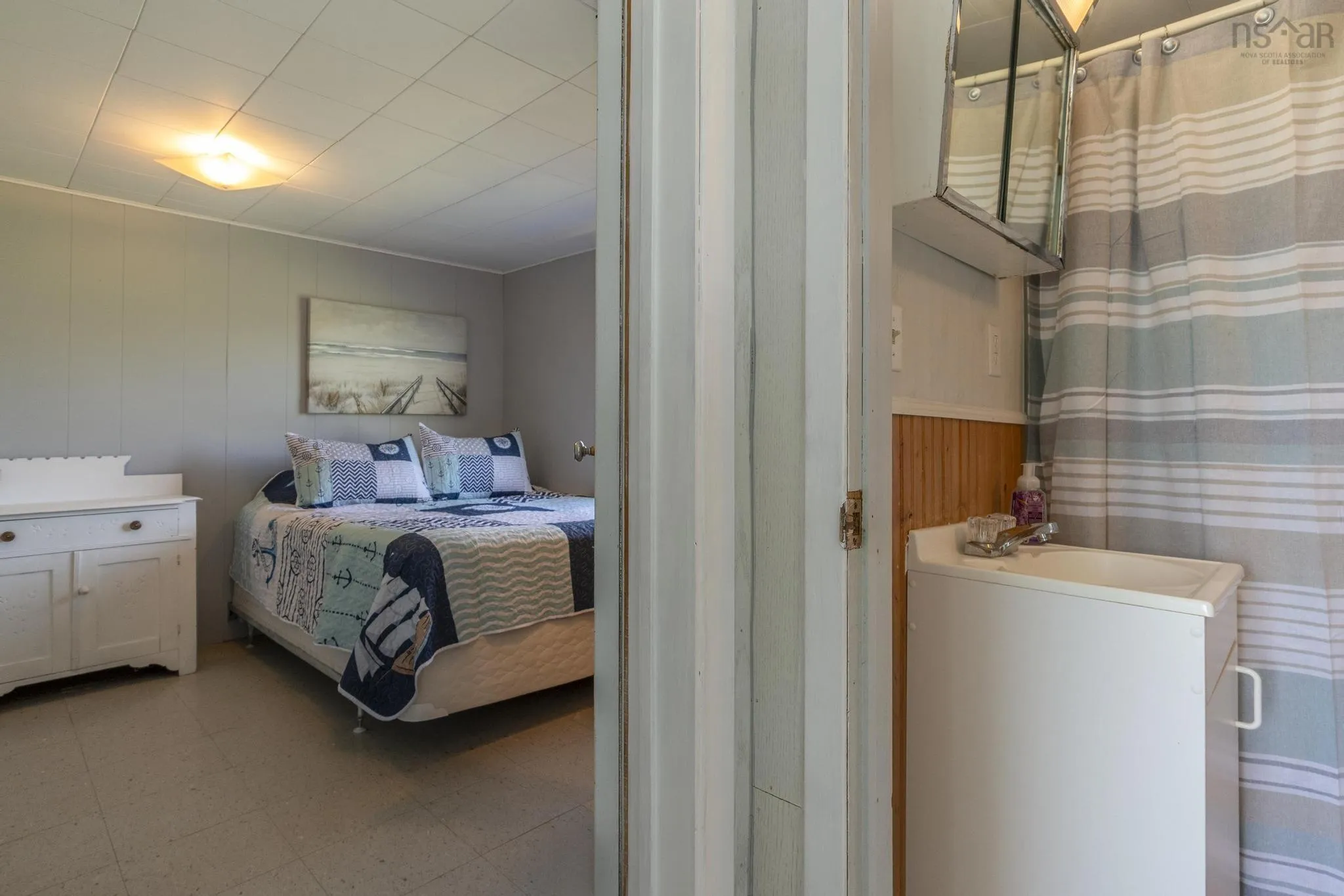 432 Hwy 2, Lower Five Islands, NS B0M 1N0, 2 Bedrooms Bedrooms, ,1 BathroomBathrooms,Residential,For Sale,Hwy 2,202511753