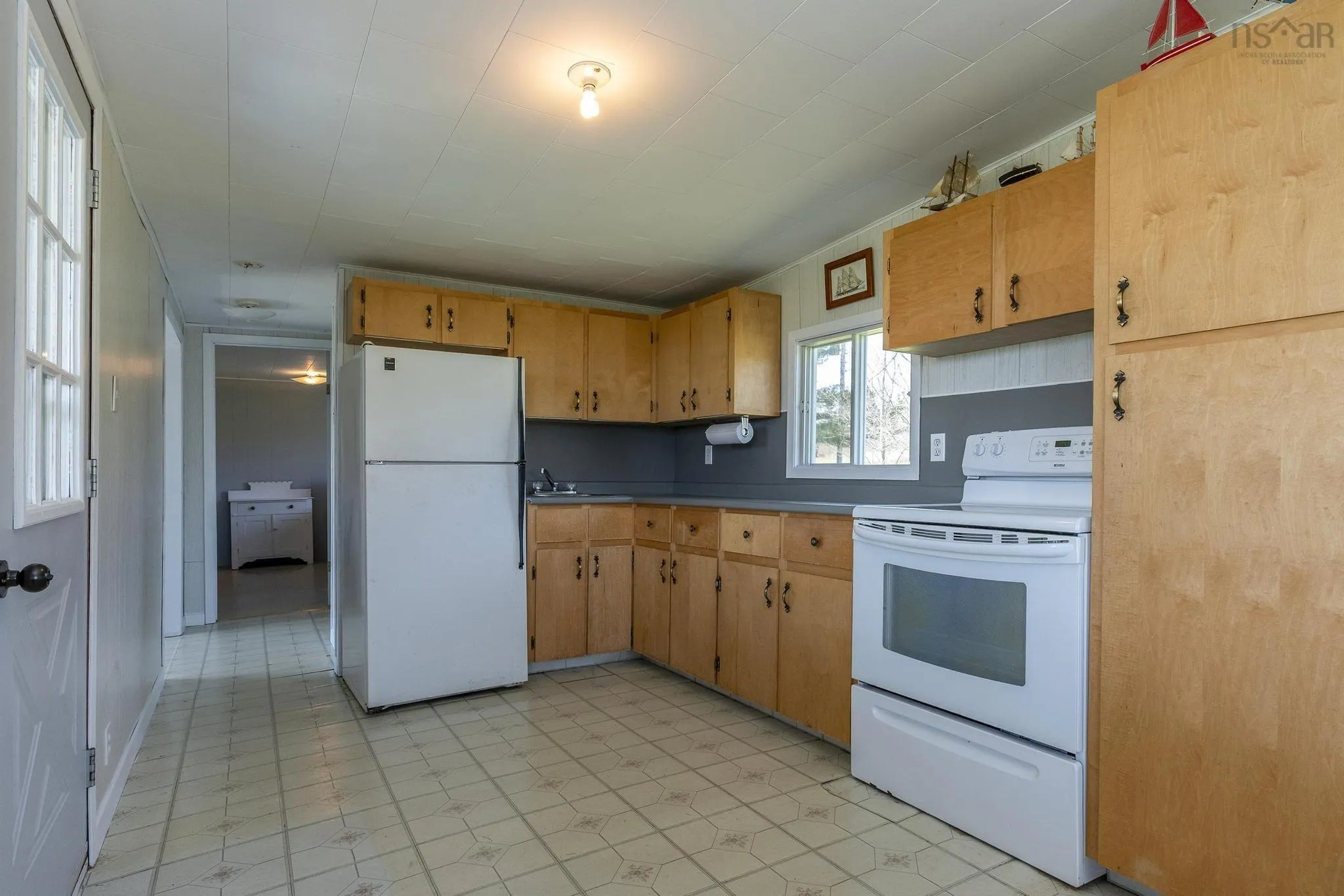 432 Hwy 2, Lower Five Islands, NS B0M 1N0, 2 Bedrooms Bedrooms, ,1 BathroomBathrooms,Residential,For Sale,Hwy 2,202511753