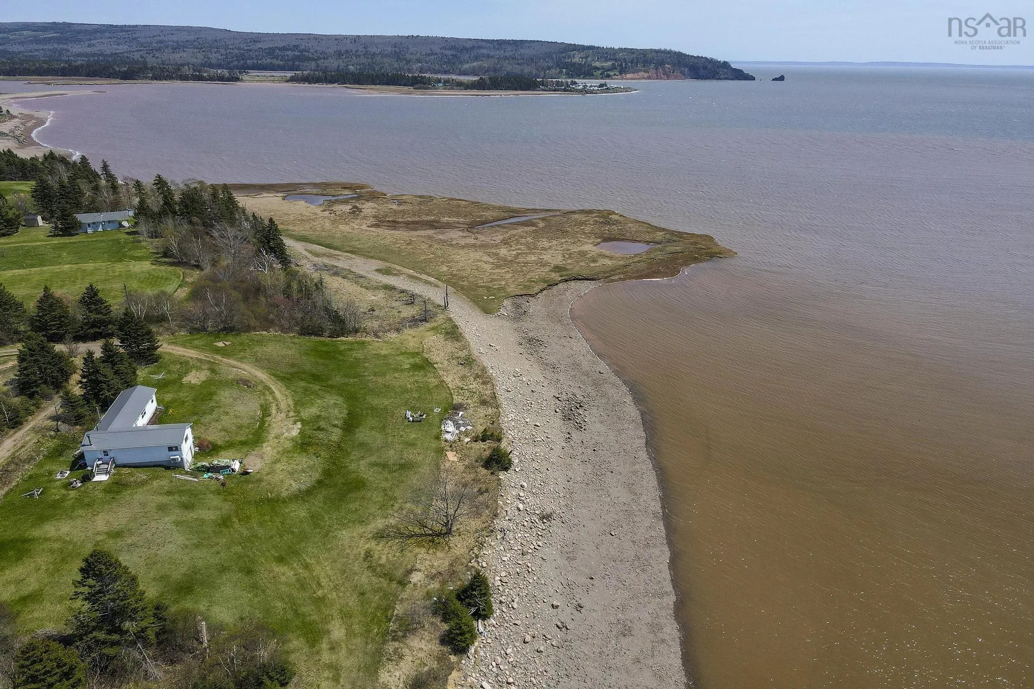 432 Hwy 2, Lower Five Islands, NS B0M 1N0, 2 Bedrooms Bedrooms, ,1 BathroomBathrooms,Residential,For Sale,Hwy 2,202511753