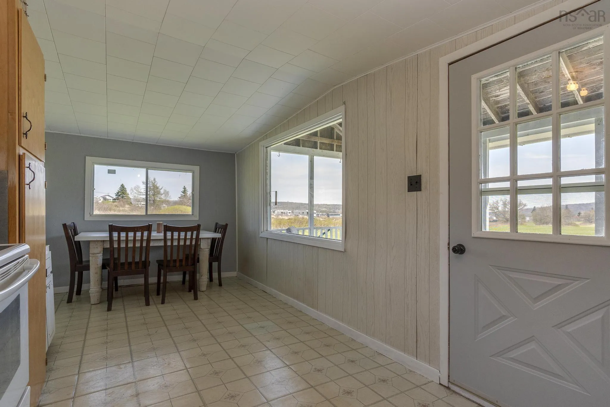 432 Hwy 2, Lower Five Islands, NS B0M 1N0, 2 Bedrooms Bedrooms, ,1 BathroomBathrooms,Residential,For Sale,Hwy 2,202511753