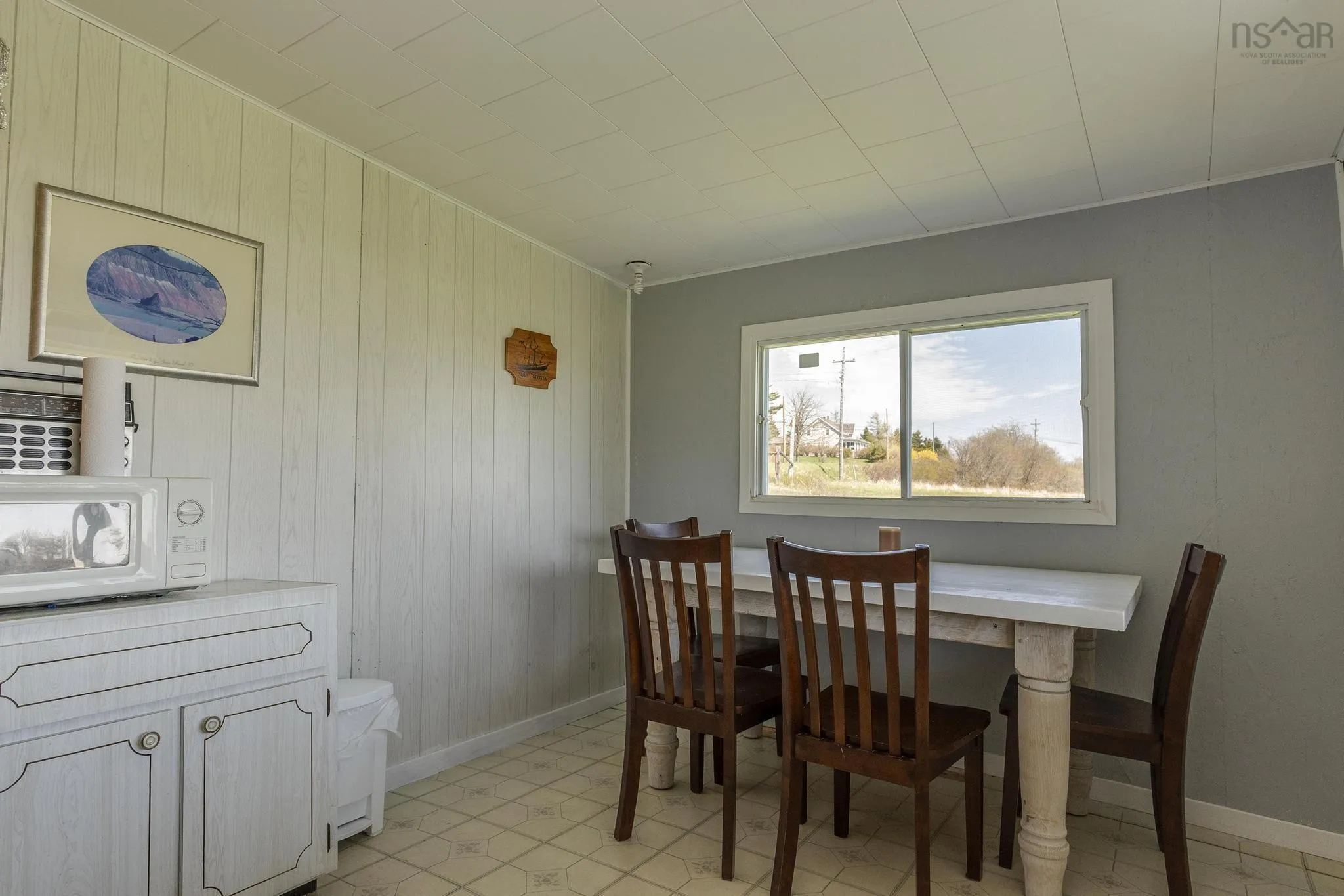 432 Hwy 2, Lower Five Islands, NS B0M 1N0, 2 Bedrooms Bedrooms, ,1 BathroomBathrooms,Residential,For Sale,Hwy 2,202511753