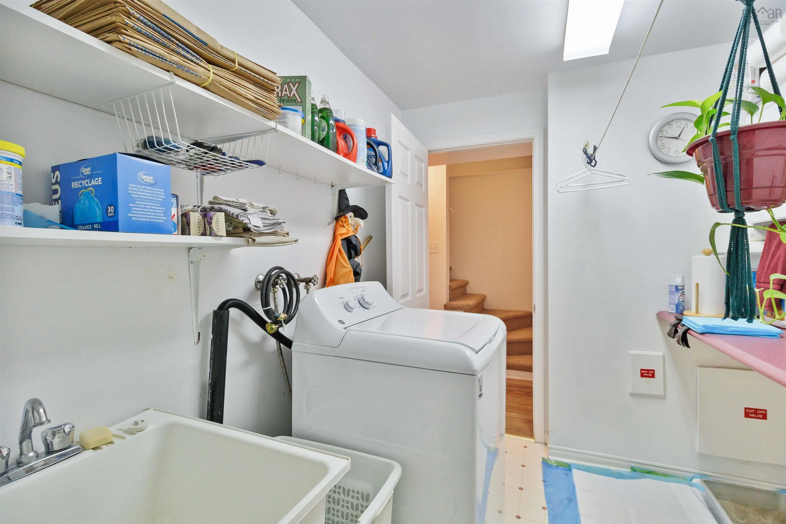 16 Geovex Court, Dartmouth, NS B2X 3T1, 3 Bedrooms Bedrooms, ,3 BathroomsBathrooms,Residential,For Sale,Geovex,202523197