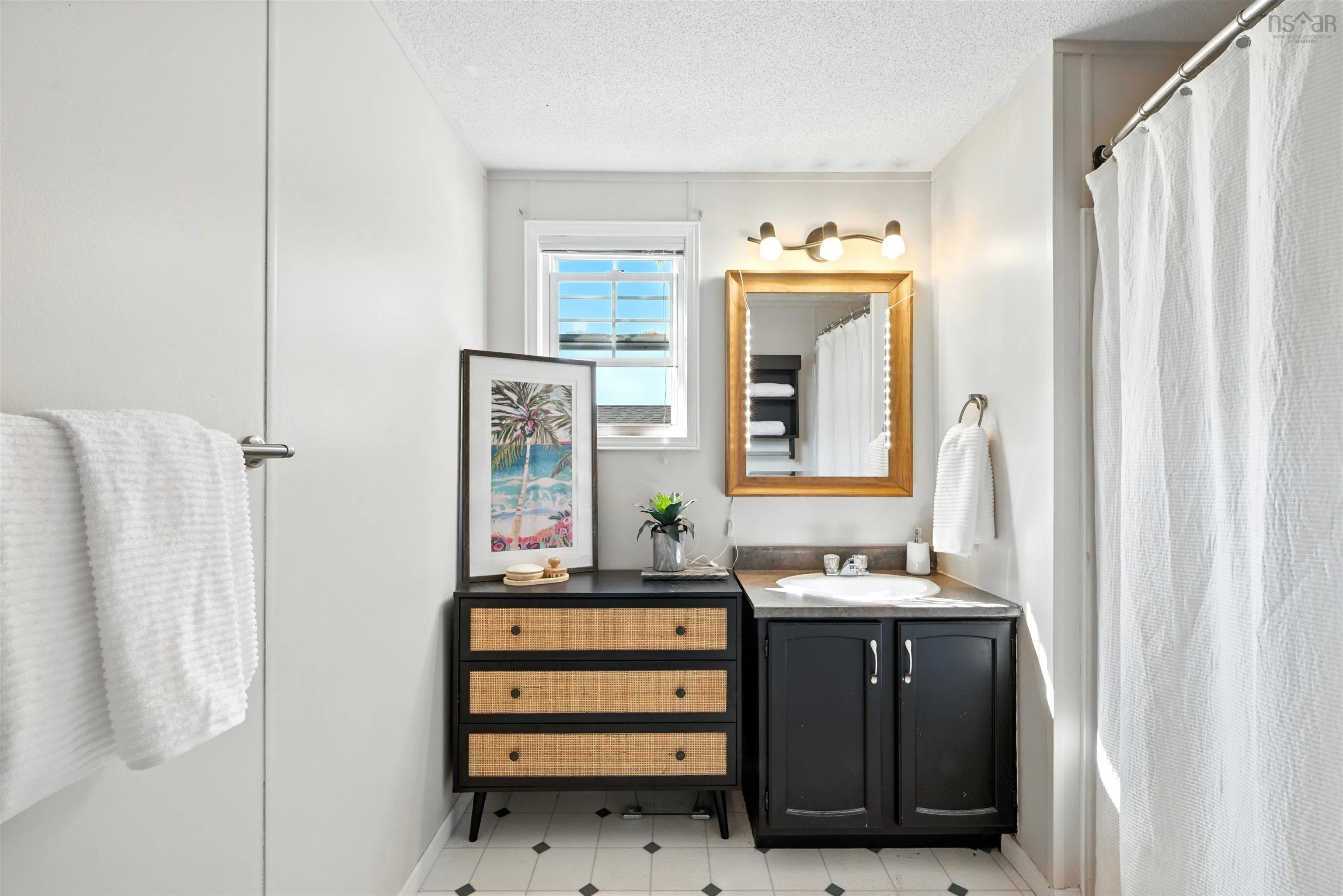 4 Lois Lane, Simms Settlement, NS B0J 1T0, 3 Bedrooms Bedrooms, ,1 BathroomBathrooms,Residential,For Sale,Lois,202518069