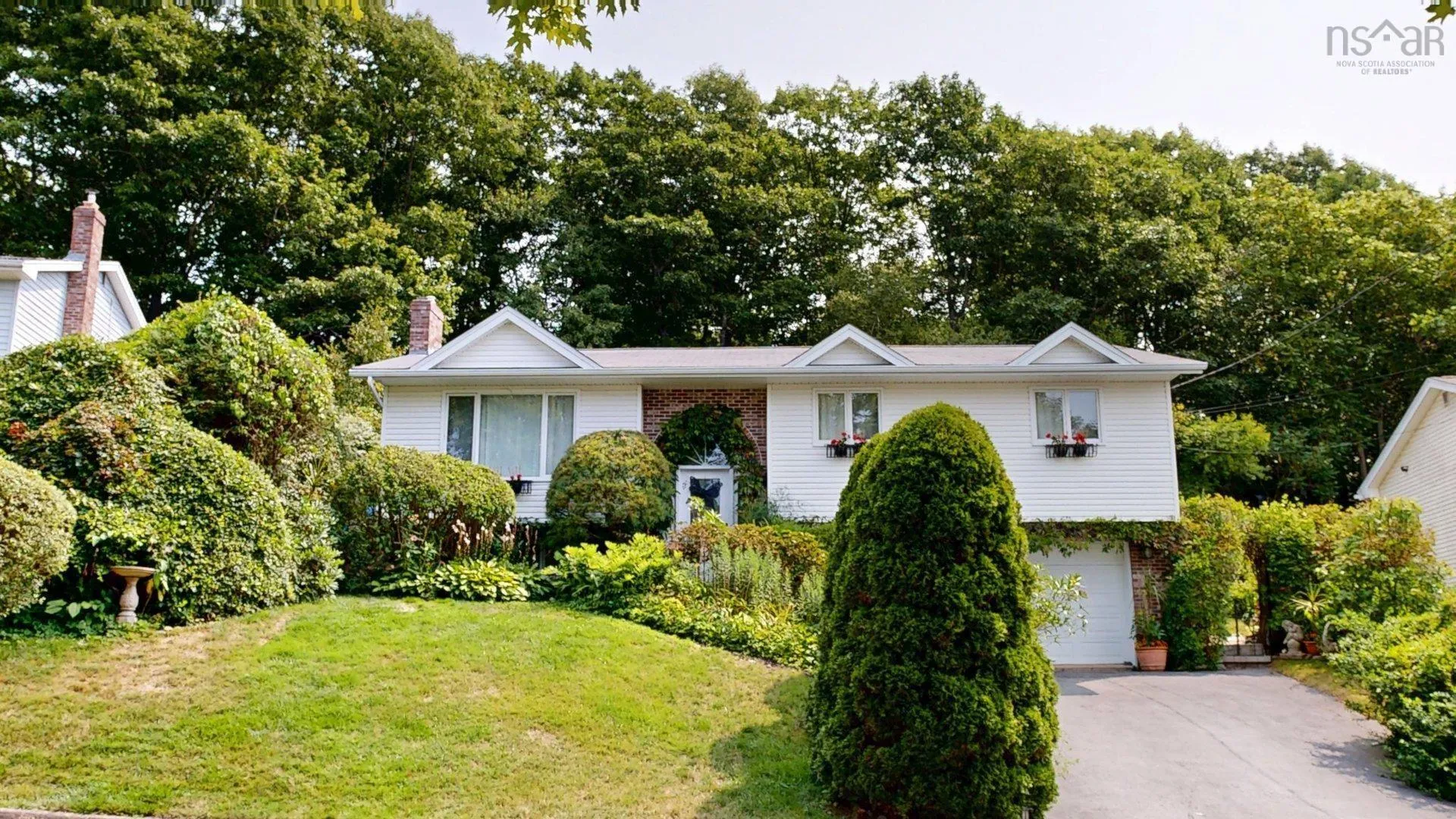 71 Riverview Crescent, Bedford, NS B4A 2X5, 4 Bedrooms Bedrooms, ,3 BathroomsBathrooms,Residential,For Sale,Riverview,202521325