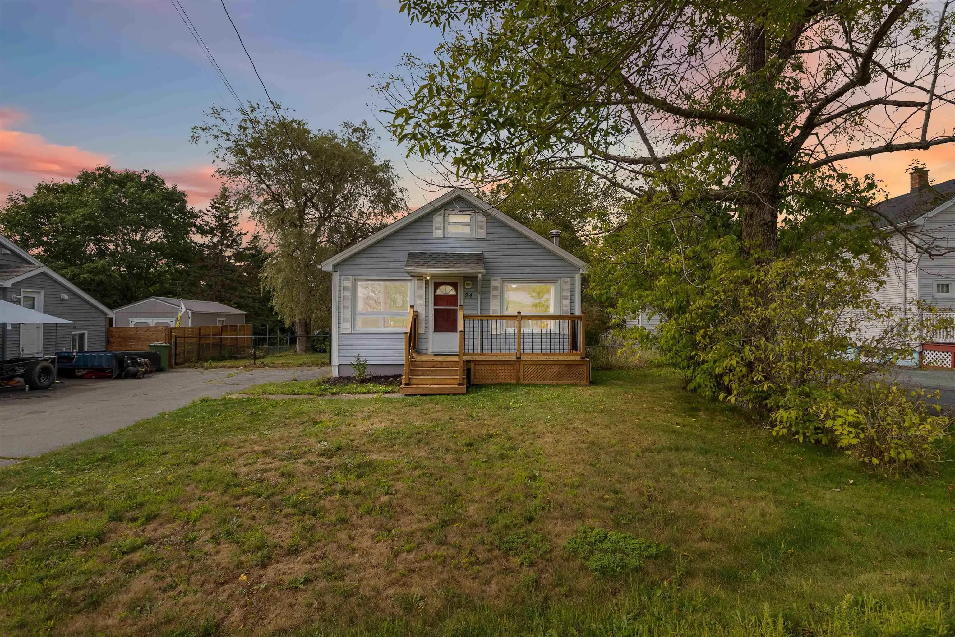 24 Woodlawn Road, Dartmouth, NS B2W 2R6, 2 Bedrooms Bedrooms, ,2 BathroomsBathrooms,Residential,For Sale,Woodlawn,202522993