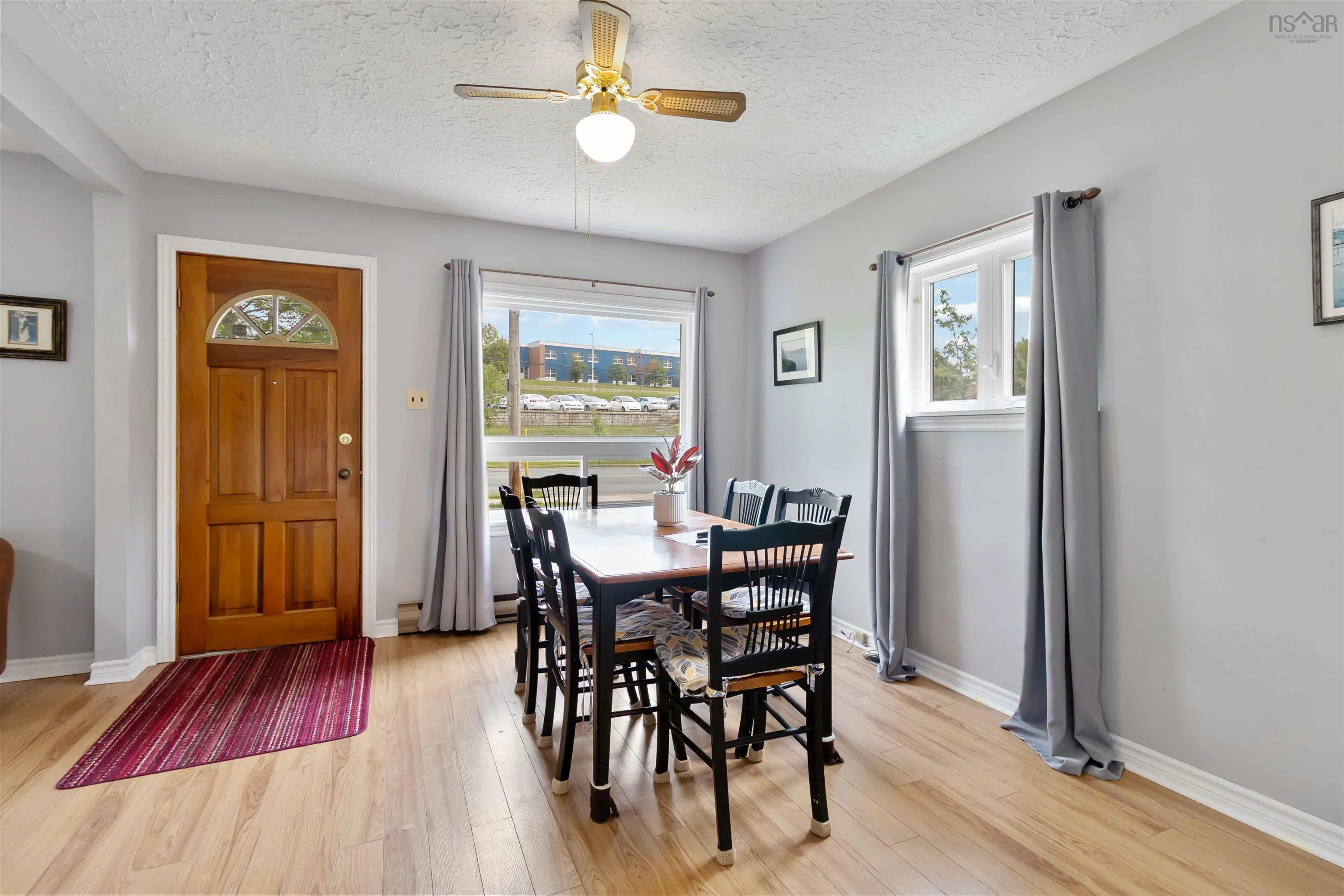 24 Woodlawn Road, Dartmouth, NS B2W 2R6, 2 Bedrooms Bedrooms, ,2 BathroomsBathrooms,Residential,For Sale,Woodlawn,202522993