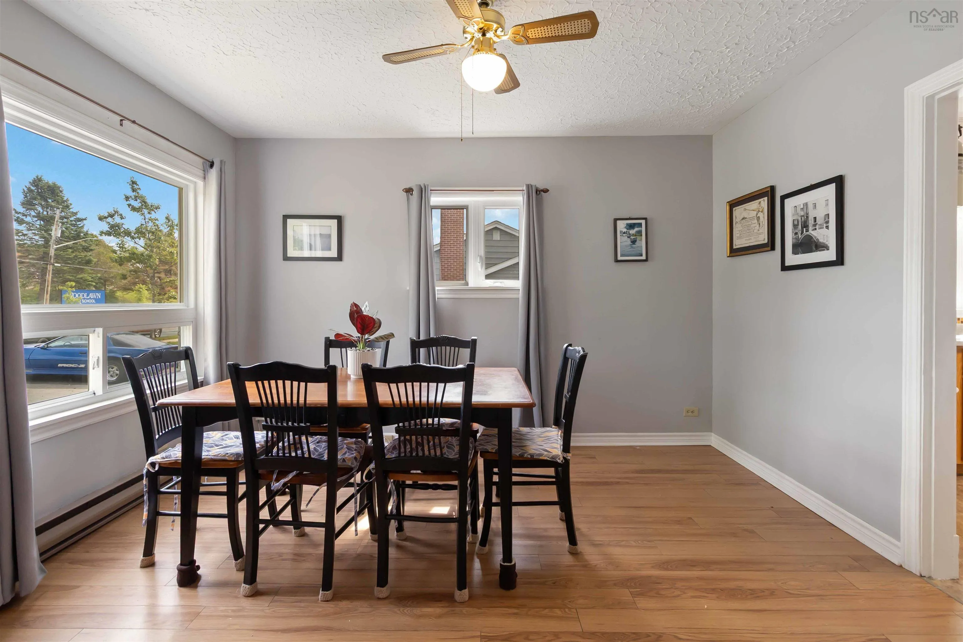 24 Woodlawn Road, Dartmouth, NS B2W 2R6, 2 Bedrooms Bedrooms, ,2 BathroomsBathrooms,Residential,For Sale,Woodlawn,202522993