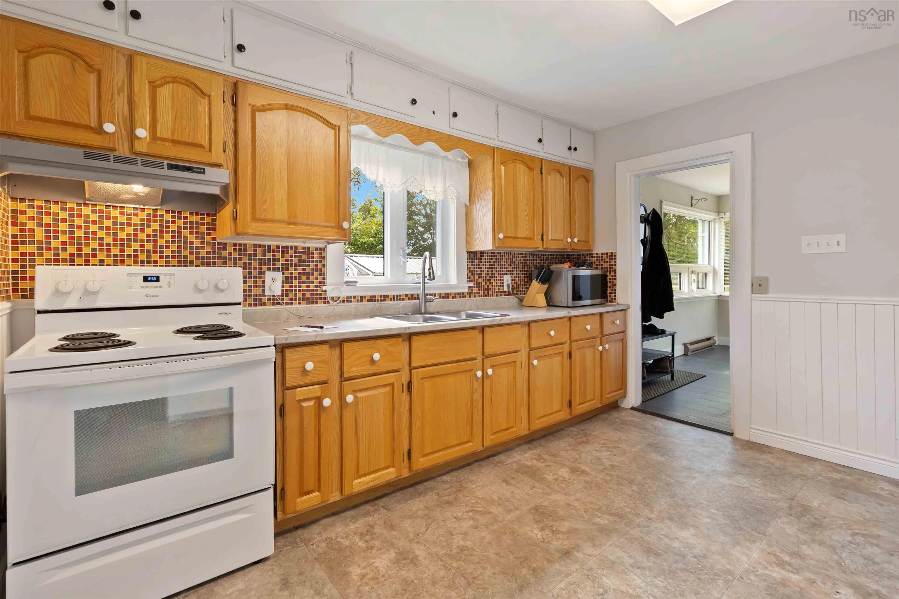 24 Woodlawn Road, Dartmouth, NS B2W 2R6, 2 Bedrooms Bedrooms, ,2 BathroomsBathrooms,Residential,For Sale,Woodlawn,202522993
