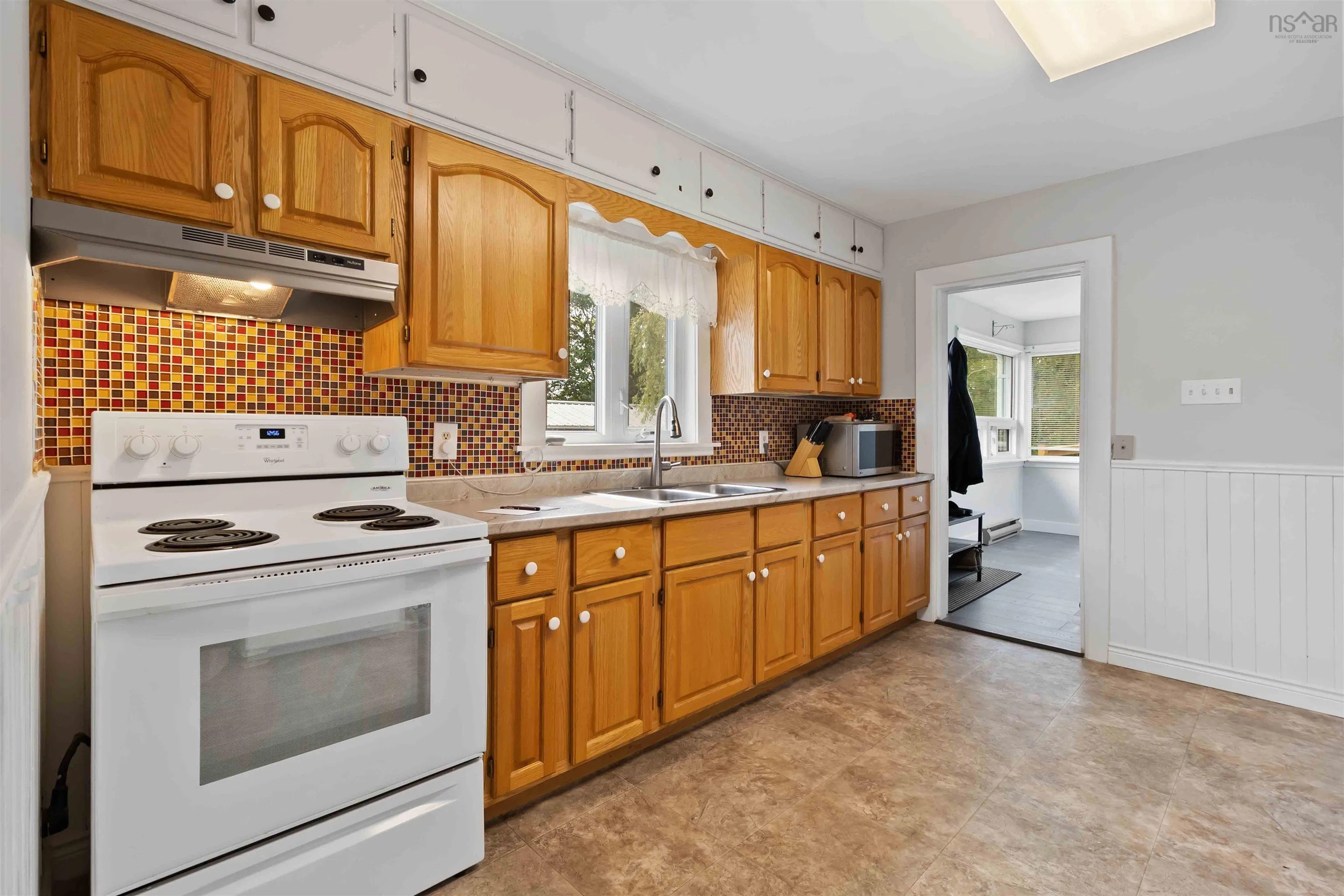 24 Woodlawn Road, Dartmouth, NS B2W 2R6, 2 Bedrooms Bedrooms, ,2 BathroomsBathrooms,Residential,For Sale,Woodlawn,202522993