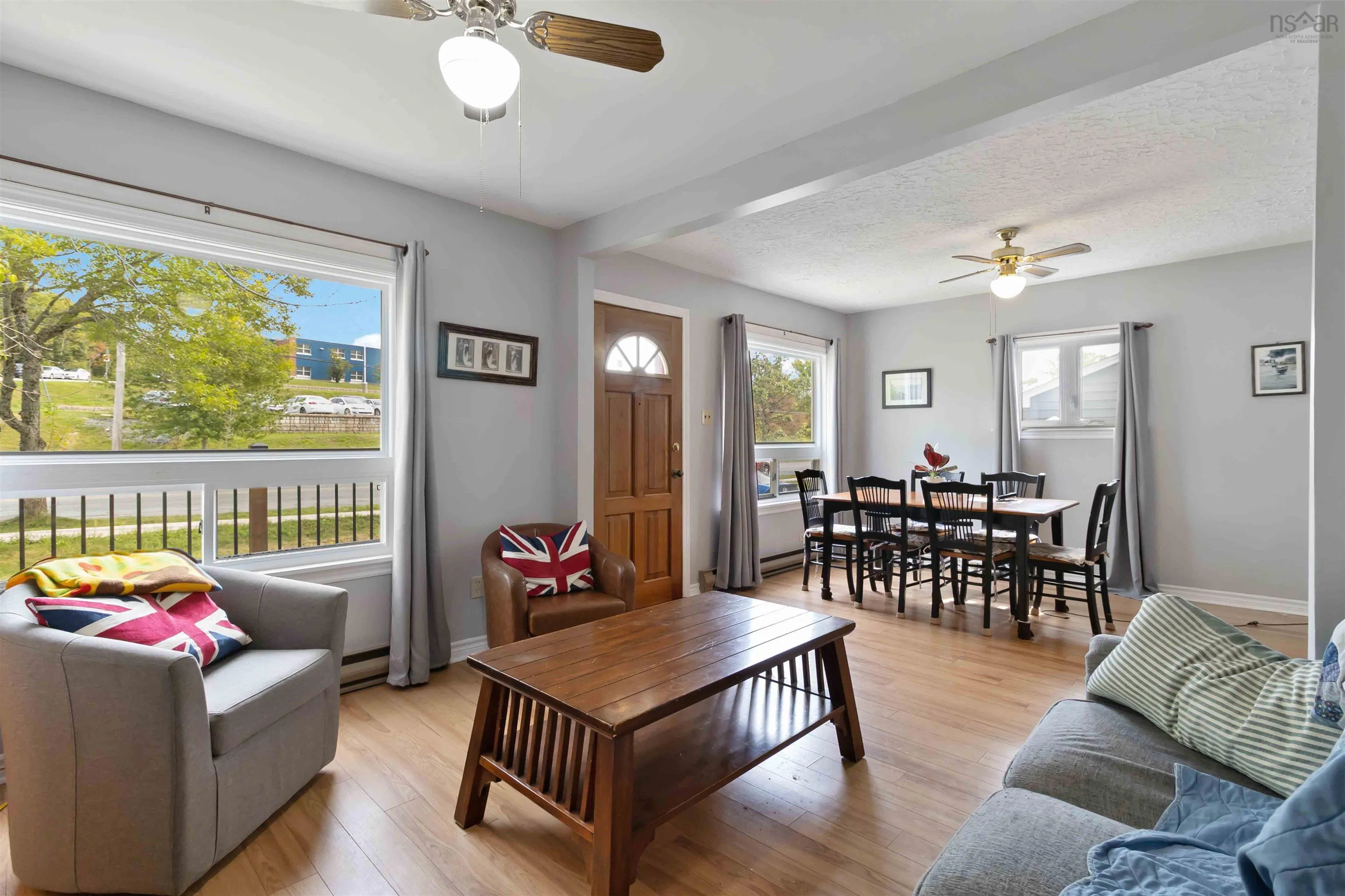 24 Woodlawn Road, Dartmouth, NS B2W 2R6, 2 Bedrooms Bedrooms, ,2 BathroomsBathrooms,Residential,For Sale,Woodlawn,202522993