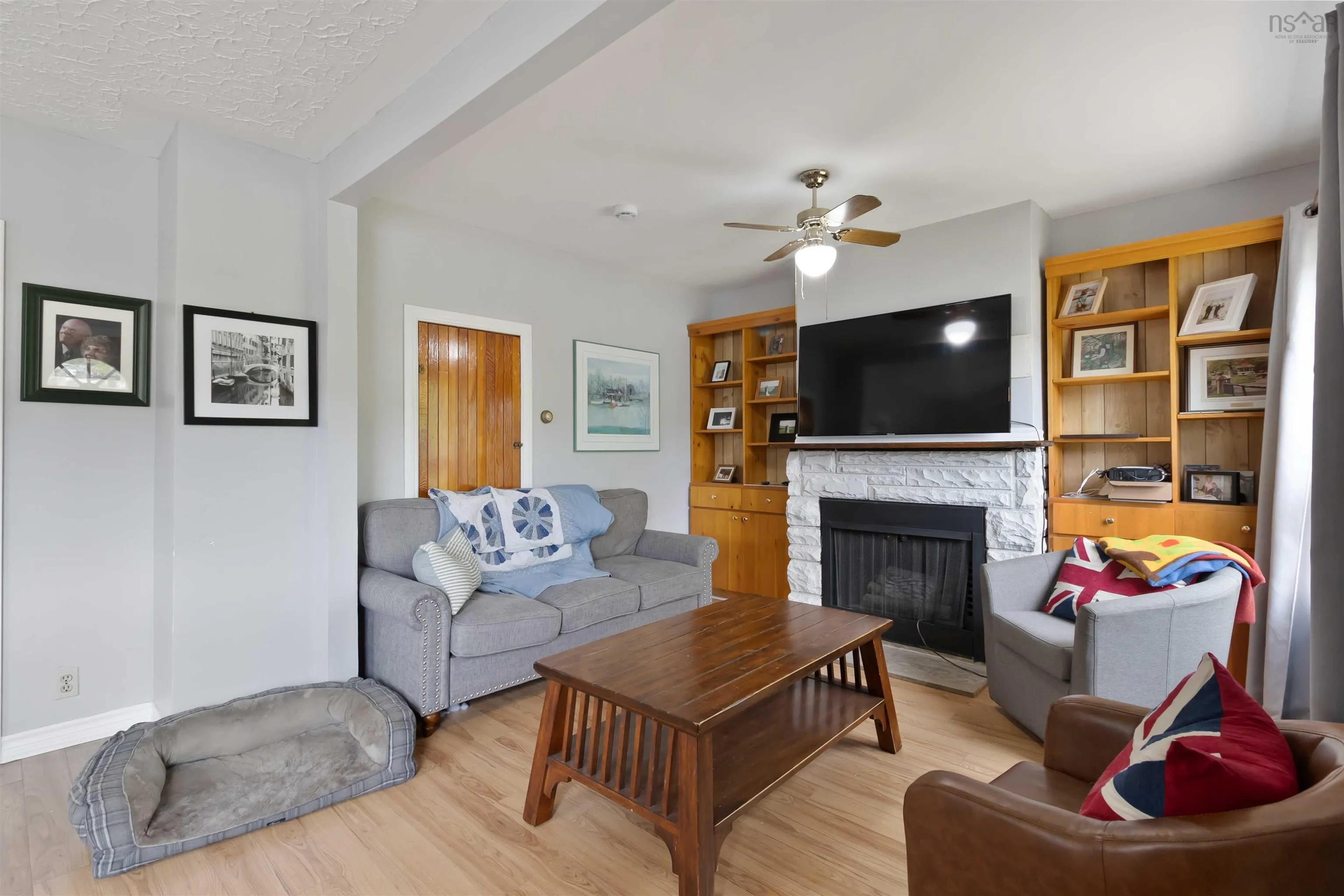 24 Woodlawn Road, Dartmouth, NS B2W 2R6, 2 Bedrooms Bedrooms, ,2 BathroomsBathrooms,Residential,For Sale,Woodlawn,202522993