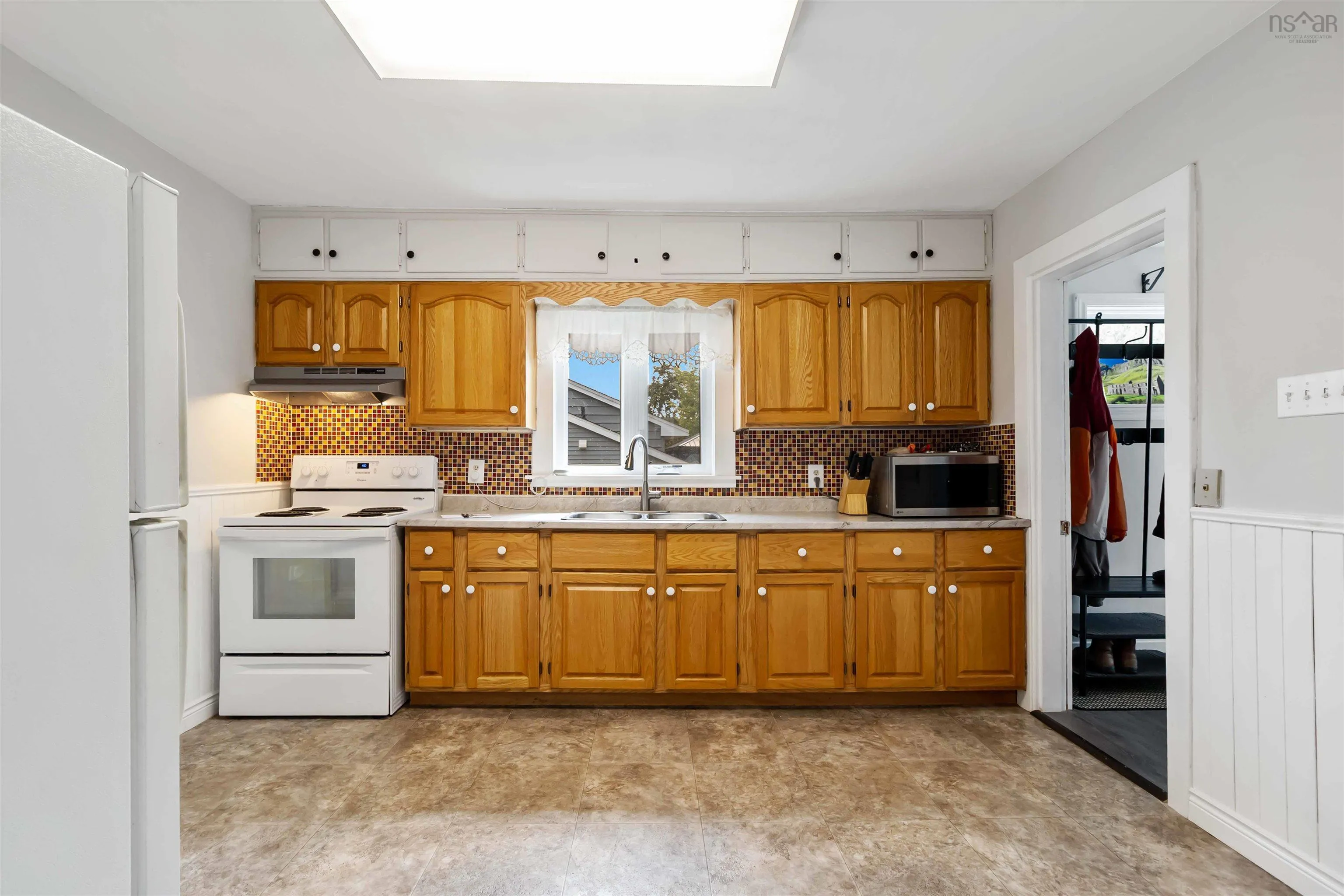 24 Woodlawn Road, Dartmouth, NS B2W 2R6, 2 Bedrooms Bedrooms, ,2 BathroomsBathrooms,Residential,For Sale,Woodlawn,202522993