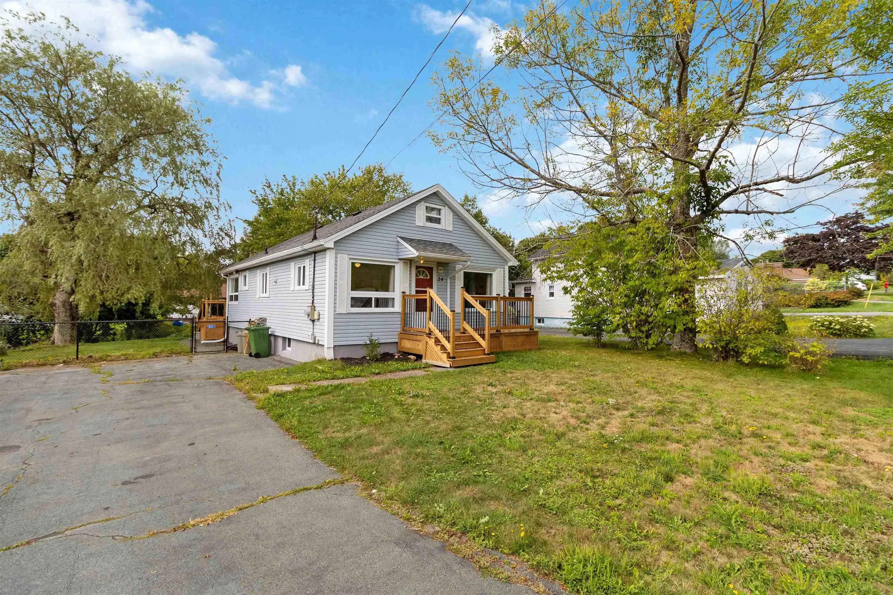 24 Woodlawn Road, Dartmouth, NS B2W 2R6, 2 Bedrooms Bedrooms, ,2 BathroomsBathrooms,Residential,For Sale,Woodlawn,202522993