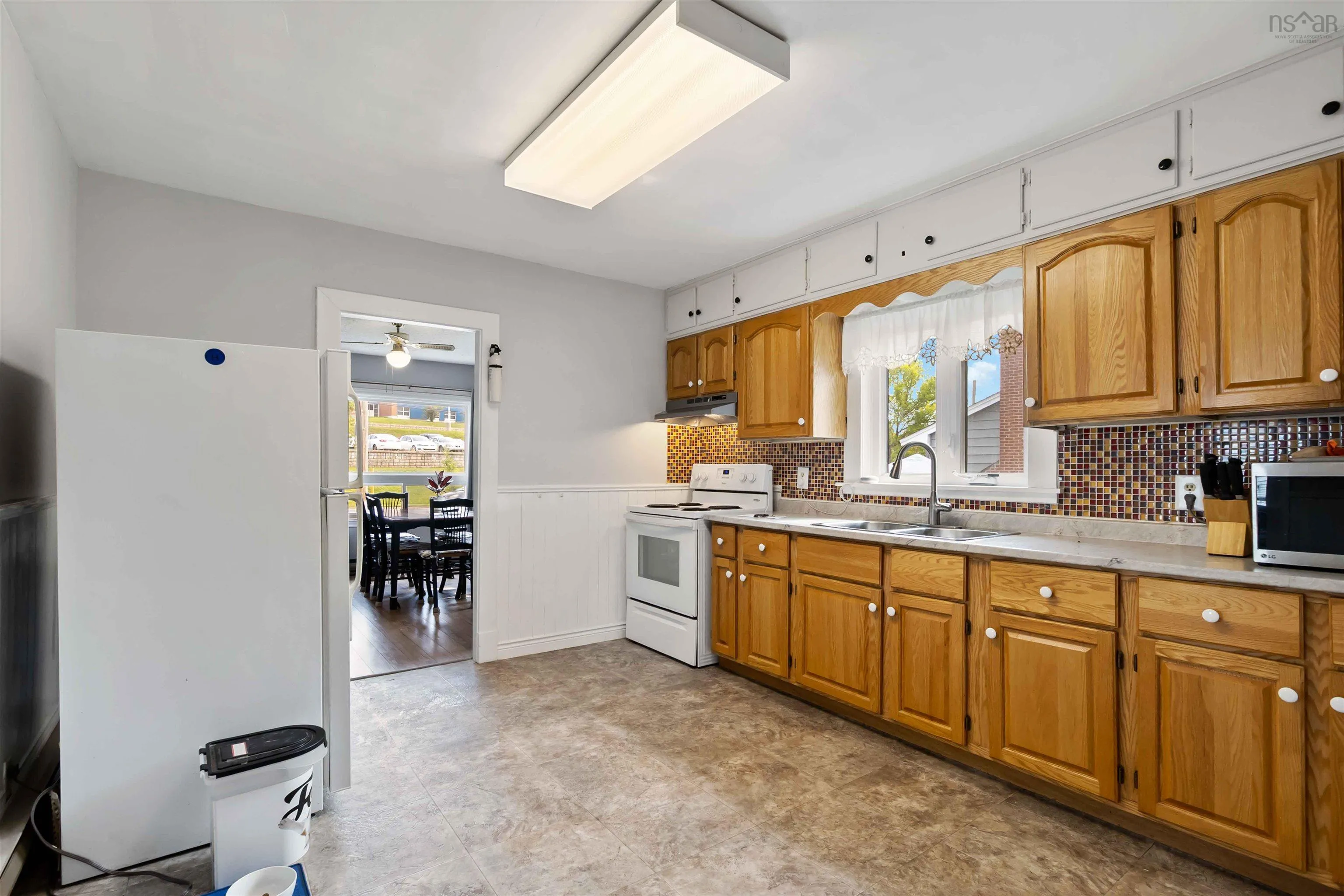 24 Woodlawn Road, Dartmouth, NS B2W 2R6, 2 Bedrooms Bedrooms, ,2 BathroomsBathrooms,Residential,For Sale,Woodlawn,202522993