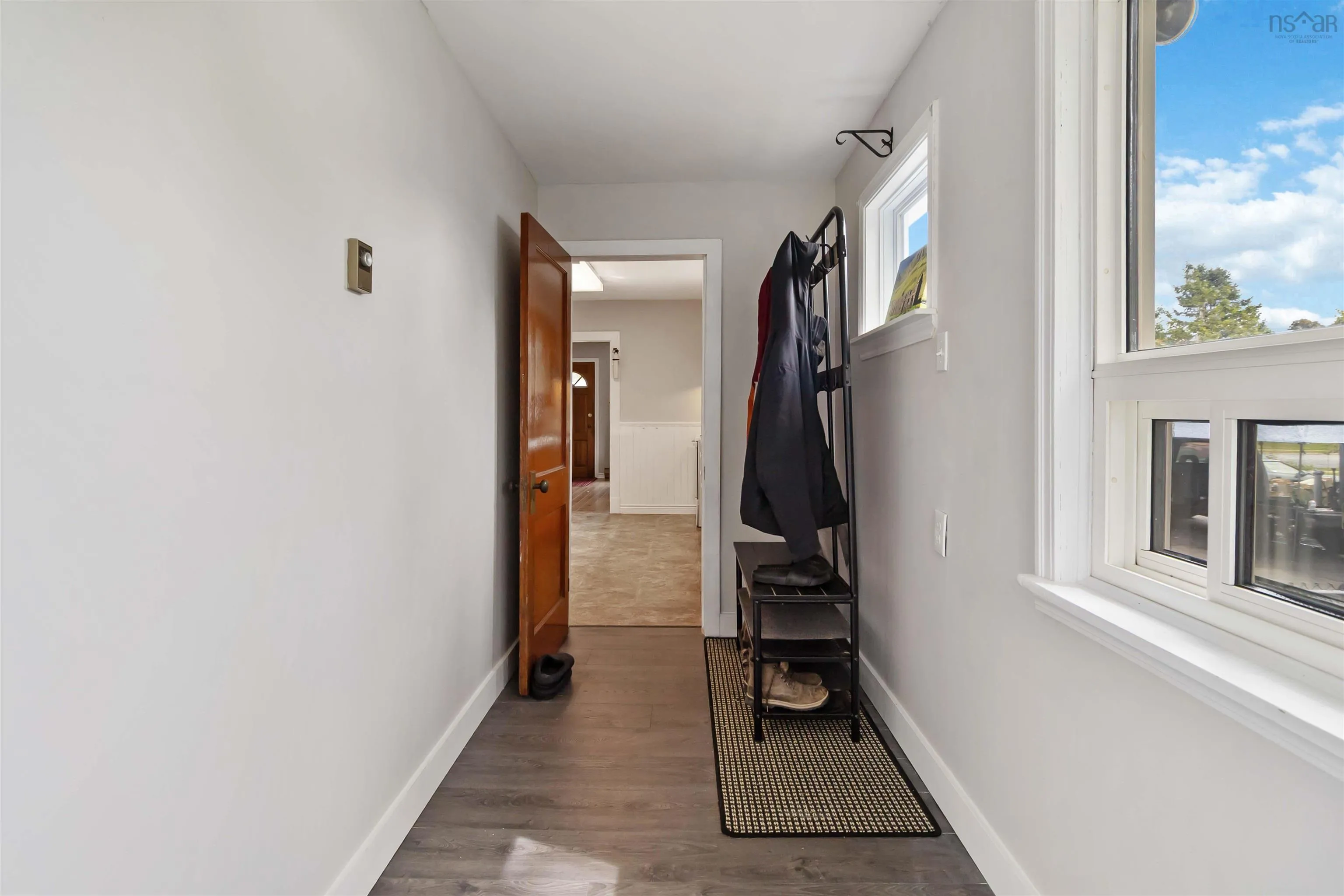 24 Woodlawn Road, Dartmouth, NS B2W 2R6, 2 Bedrooms Bedrooms, ,2 BathroomsBathrooms,Residential,For Sale,Woodlawn,202522993