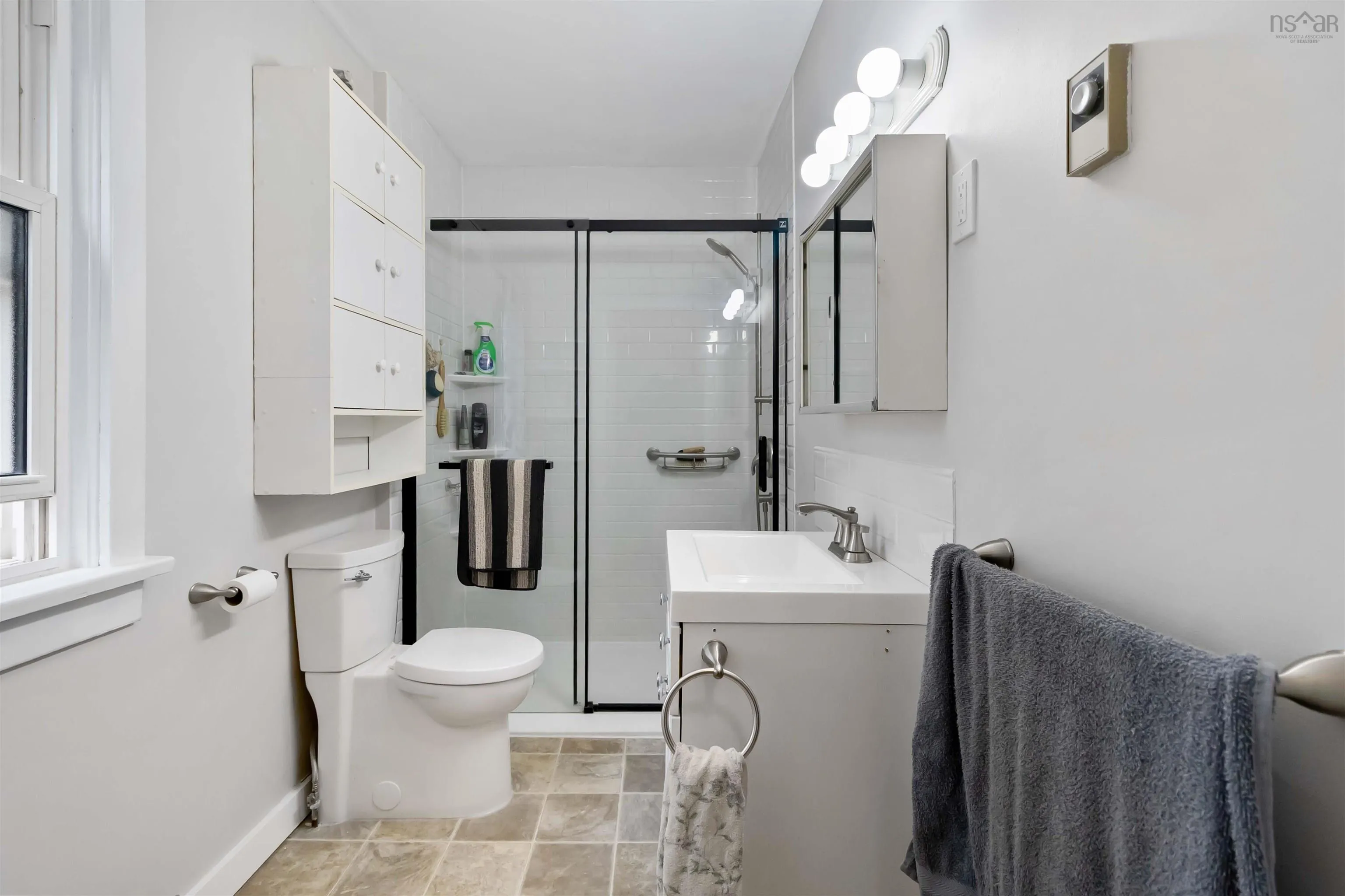 24 Woodlawn Road, Dartmouth, NS B2W 2R6, 2 Bedrooms Bedrooms, ,2 BathroomsBathrooms,Residential,For Sale,Woodlawn,202522993