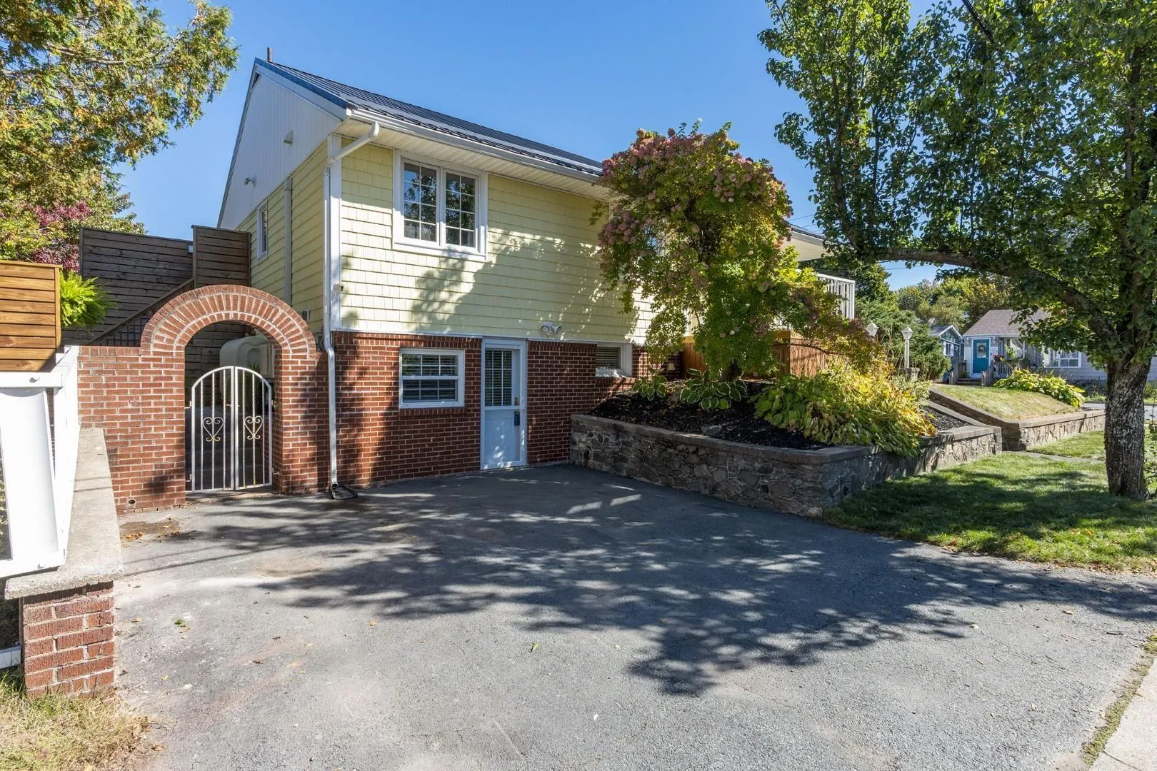 2 Ryland Avenue, Dartmouth, NS B3A 2G5, 3 Bedrooms Bedrooms, ,2 BathroomsBathrooms,Residential,For Sale,Ryland,202525412