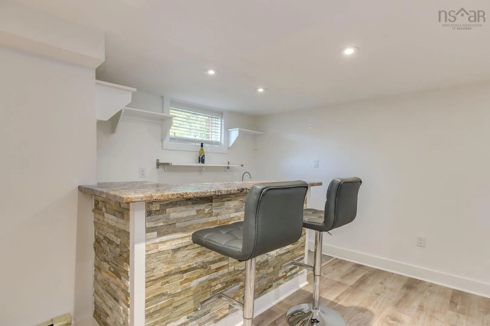 2 Ryland Avenue, Dartmouth, NS B3A 2G5, 3 Bedrooms Bedrooms, ,2 BathroomsBathrooms,Residential,For Sale,Ryland,202525412