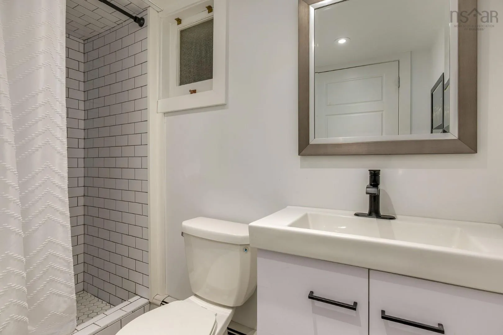 2 Ryland Avenue, Dartmouth, NS B3A 2G5, 3 Bedrooms Bedrooms, ,2 BathroomsBathrooms,Residential,For Sale,Ryland,202525412