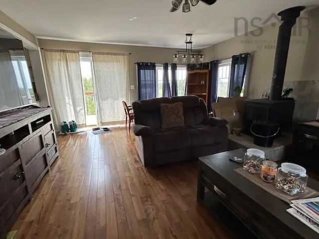 739 Feltzen South Road, Feltzen South, NS B0J 2X0, 2 Bedrooms Bedrooms, ,2 BathroomsBathrooms,Residential,For Sale,Feltzen South,202521384