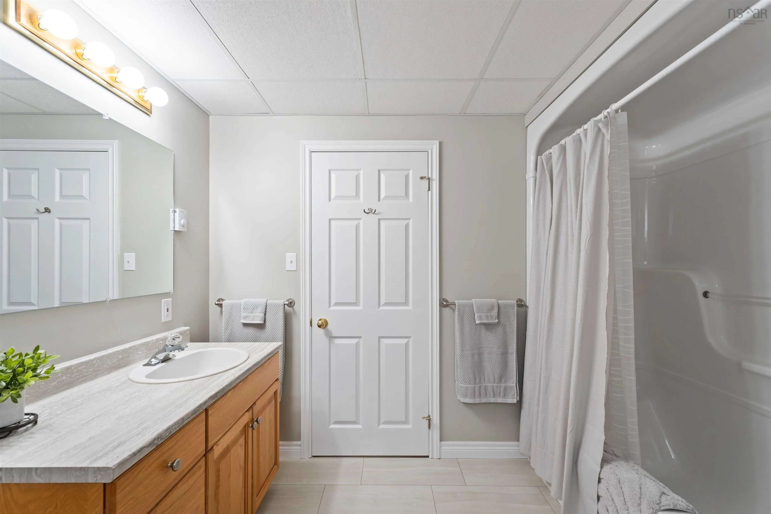 2014 Langille Drive, Coldbrook, NS B4R 1C3, 4 Bedrooms Bedrooms, ,2 BathroomsBathrooms,Residential,For Sale,Langille,202521689