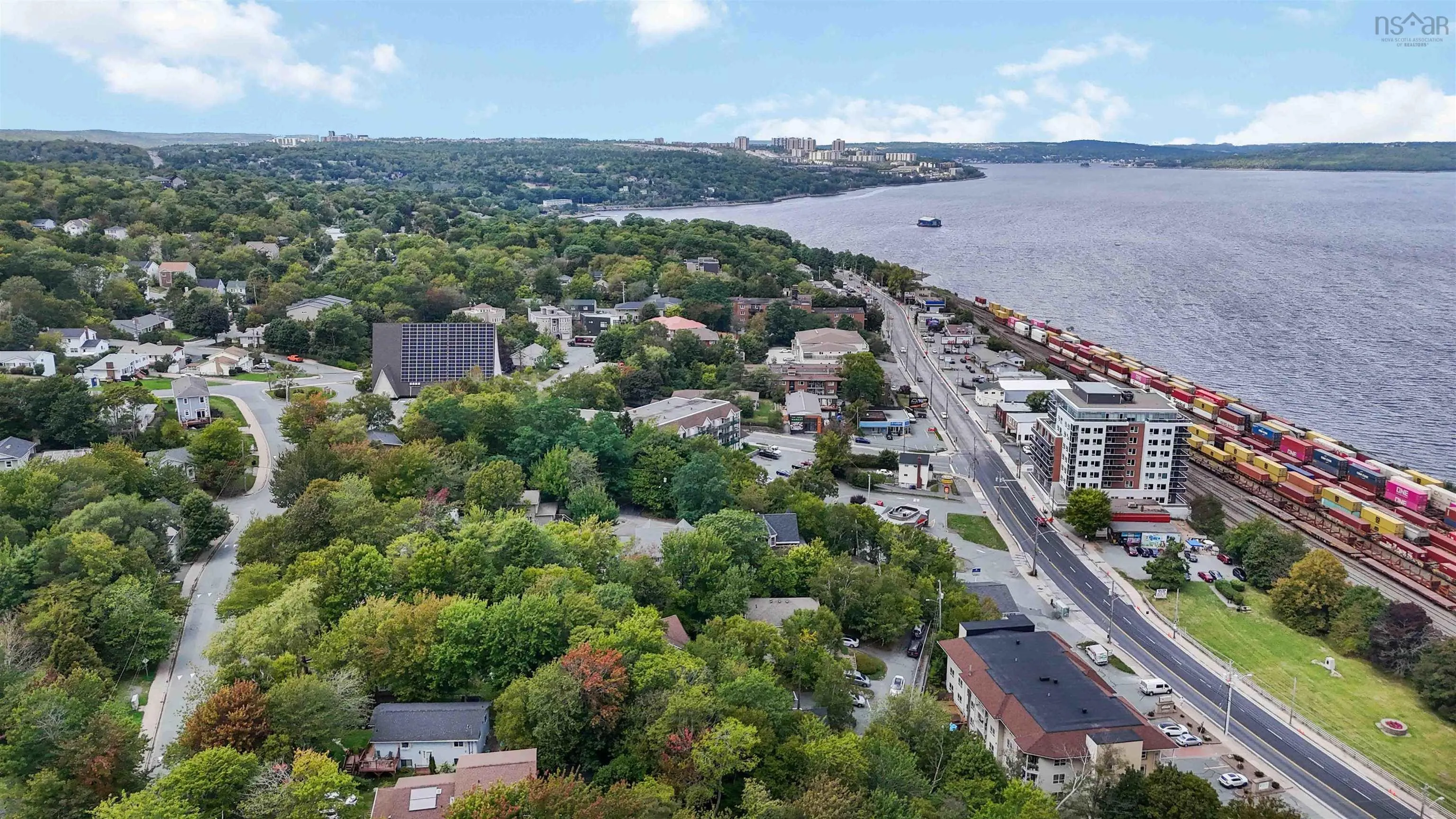 24 Northumberland Lane, Halifax, NS B3M 1R7, 6 Bedrooms Bedrooms, ,5 BathroomsBathrooms,Residential,For Sale,Northumberland,202524354
