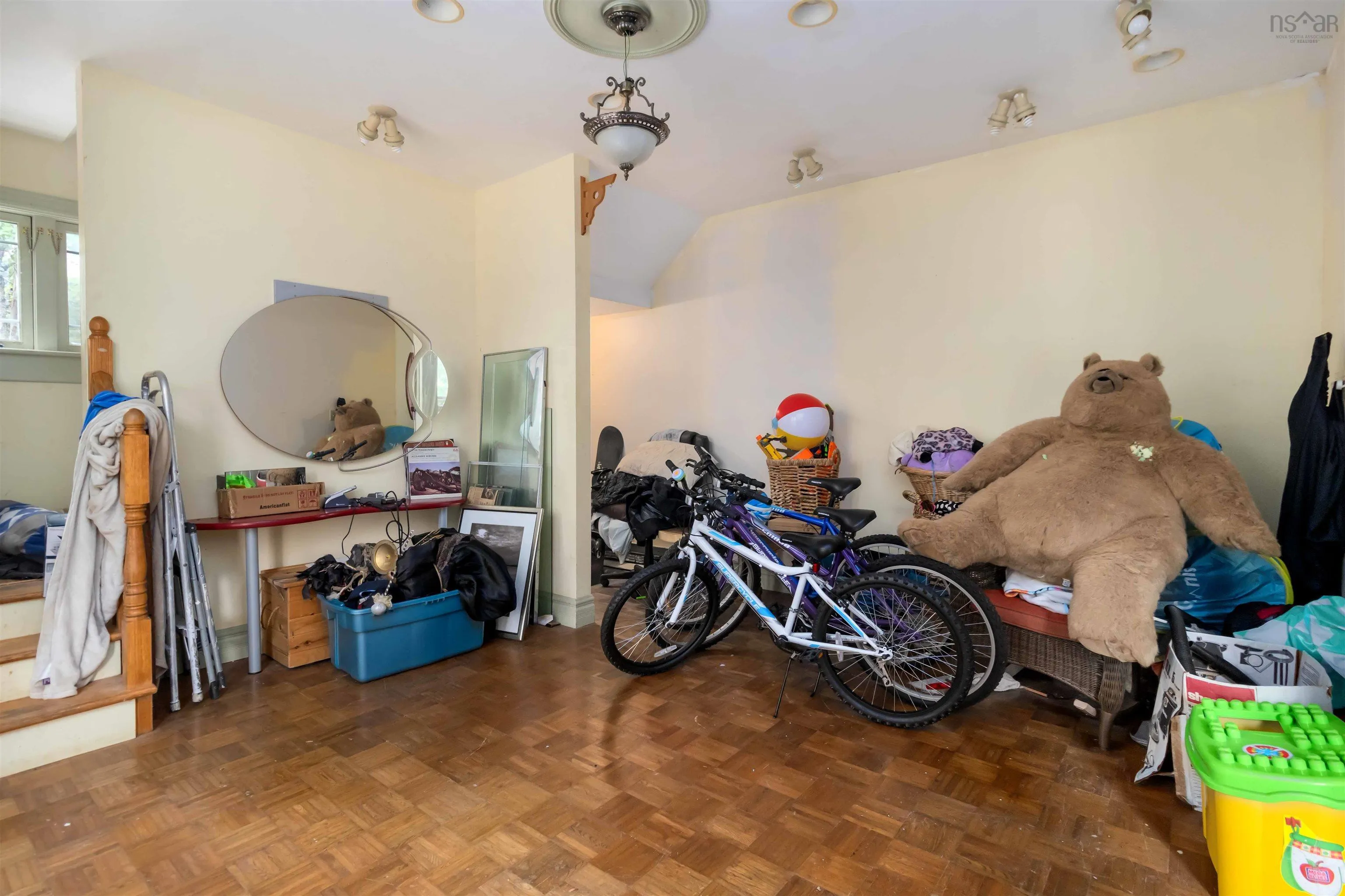 24 Northumberland Lane, Halifax, NS B3M 1R7, 6 Bedrooms Bedrooms, ,5 BathroomsBathrooms,Residential,For Sale,Northumberland,202524354