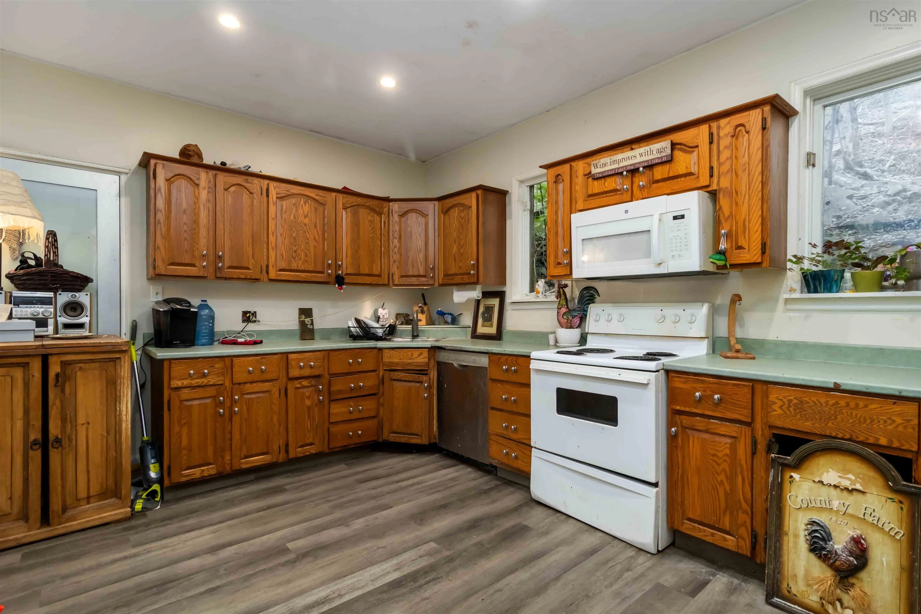 24 Northumberland Lane, Halifax, NS B3M 1R7, 6 Bedrooms Bedrooms, ,5 BathroomsBathrooms,Residential,For Sale,Northumberland,202524354