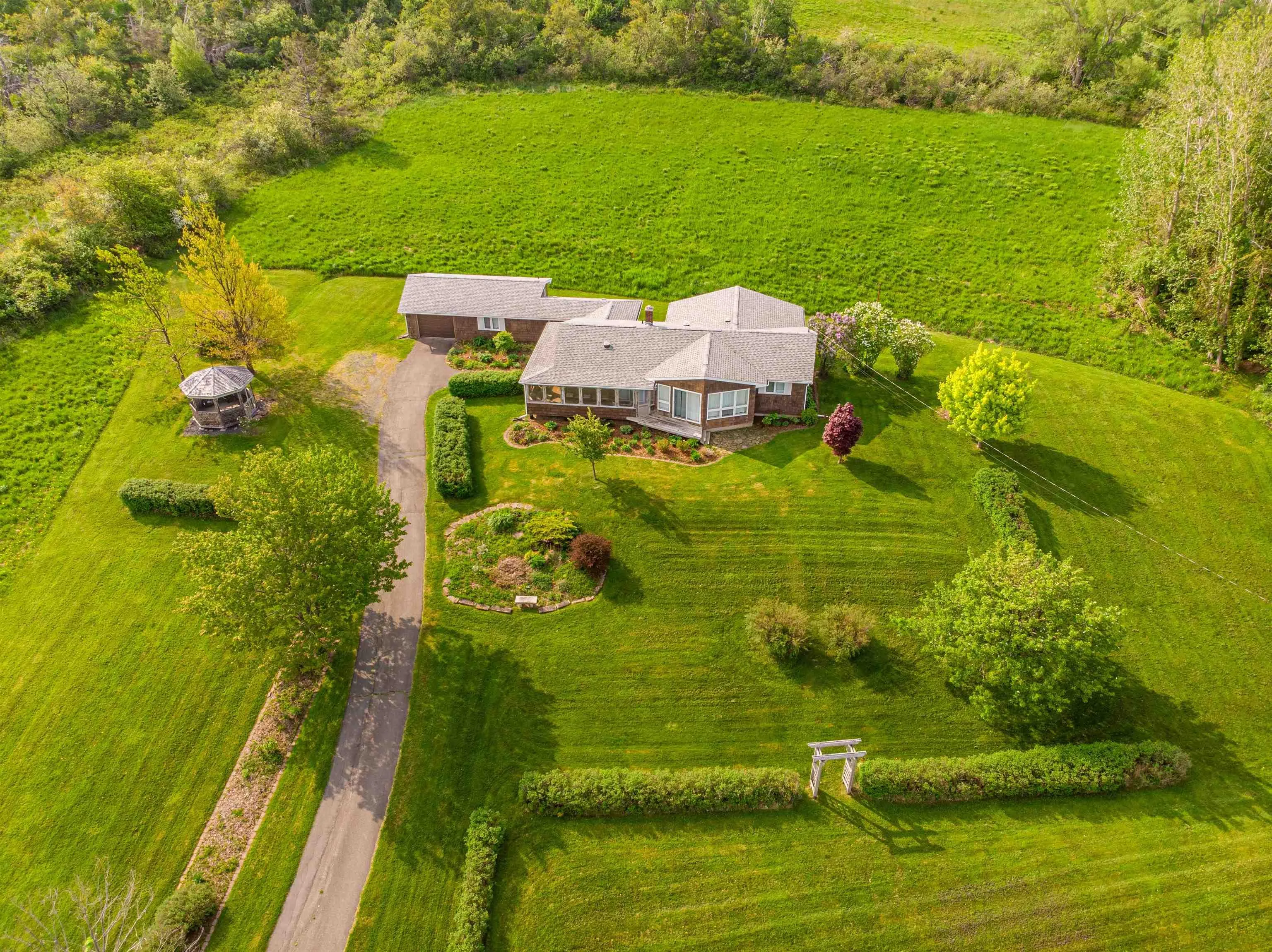 1952 Shore Road, Merigomish, NS B0K 1G0, 3 Bedrooms Bedrooms, ,3 BathroomsBathrooms,Residential,For Sale,Shore Road, Merigomish, N.S.,202513303