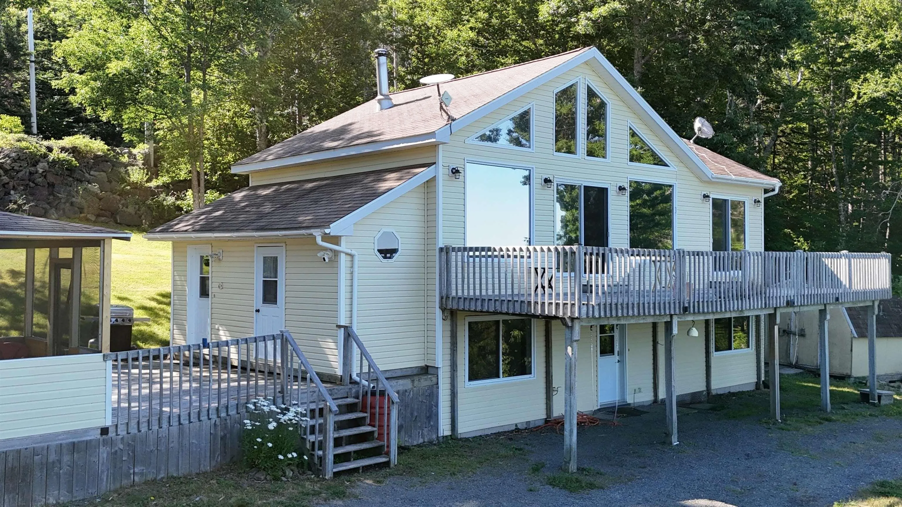 95 Lakeshore Drive W, Irish Cove, NS B0E 3B0, 3 Bedrooms Bedrooms, ,2 BathroomsBathrooms,Residential,For Sale,Lakeshore,202519838