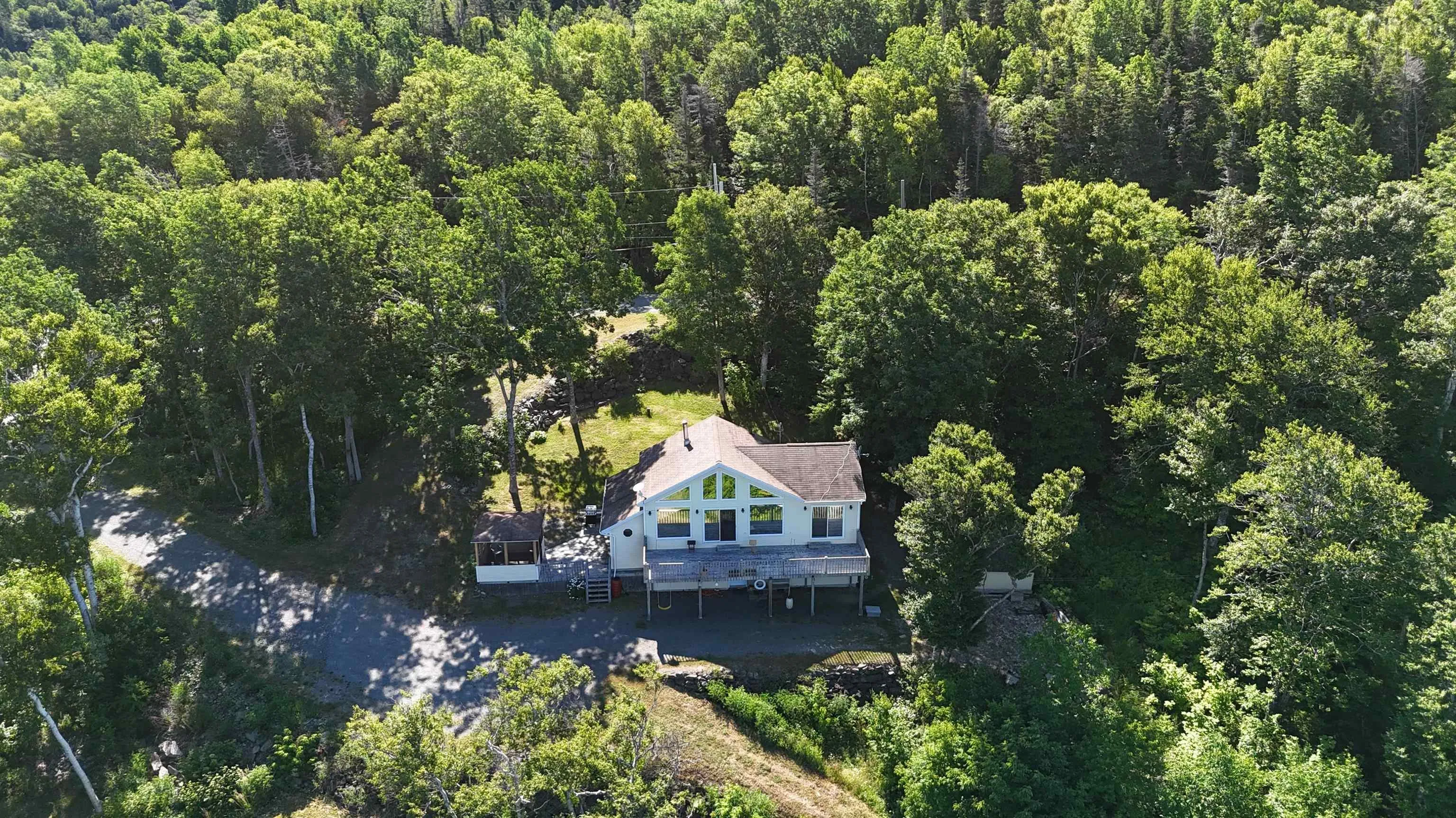 95 Lakeshore Drive W, Irish Cove, NS B0E 3B0, 3 Bedrooms Bedrooms, ,2 BathroomsBathrooms,Residential,For Sale,Lakeshore,202519838