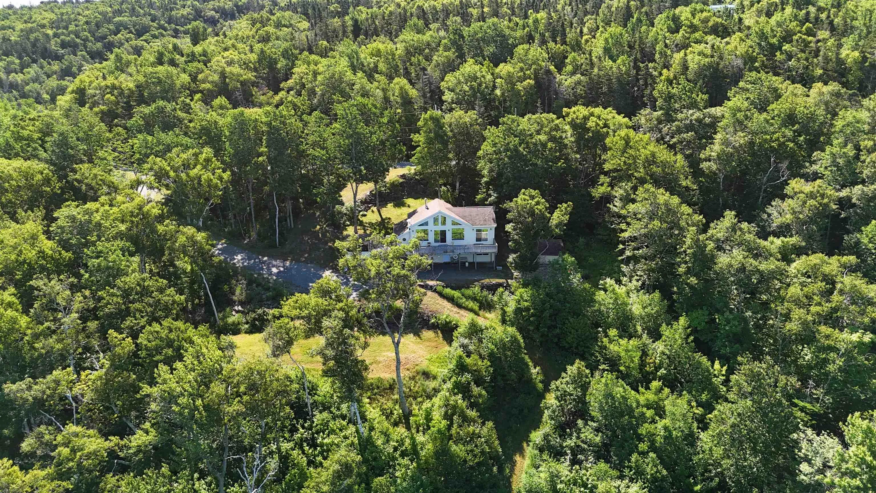95 Lakeshore Drive W, Irish Cove, NS B0E 3B0, 3 Bedrooms Bedrooms, ,2 BathroomsBathrooms,Residential,For Sale,Lakeshore,202519838