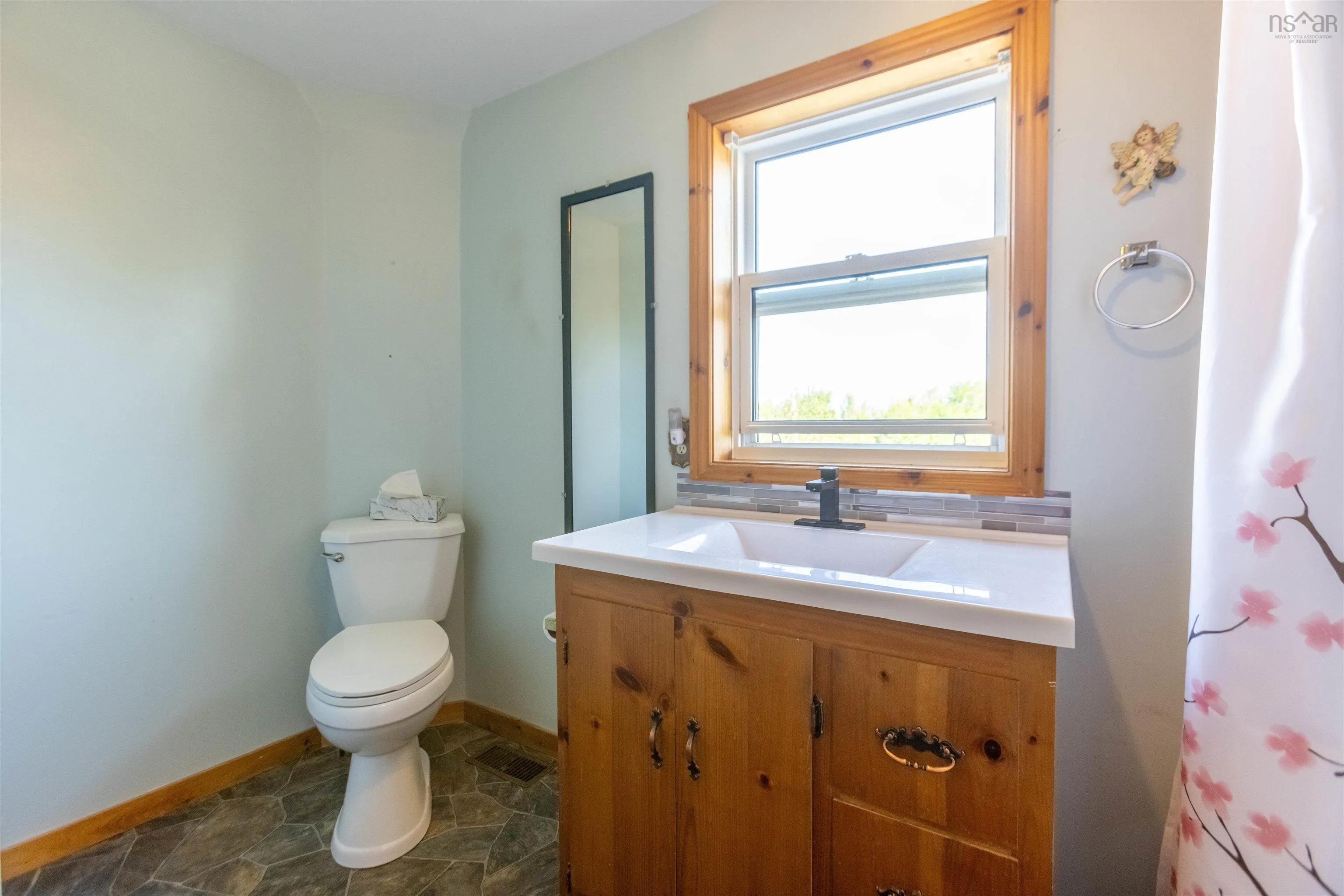 46 Cornwall Street, Amherst, NS B4H 2L4, 4 Bedrooms Bedrooms, ,2 BathroomsBathrooms,Residential,For Sale,Cornwall,202520818
